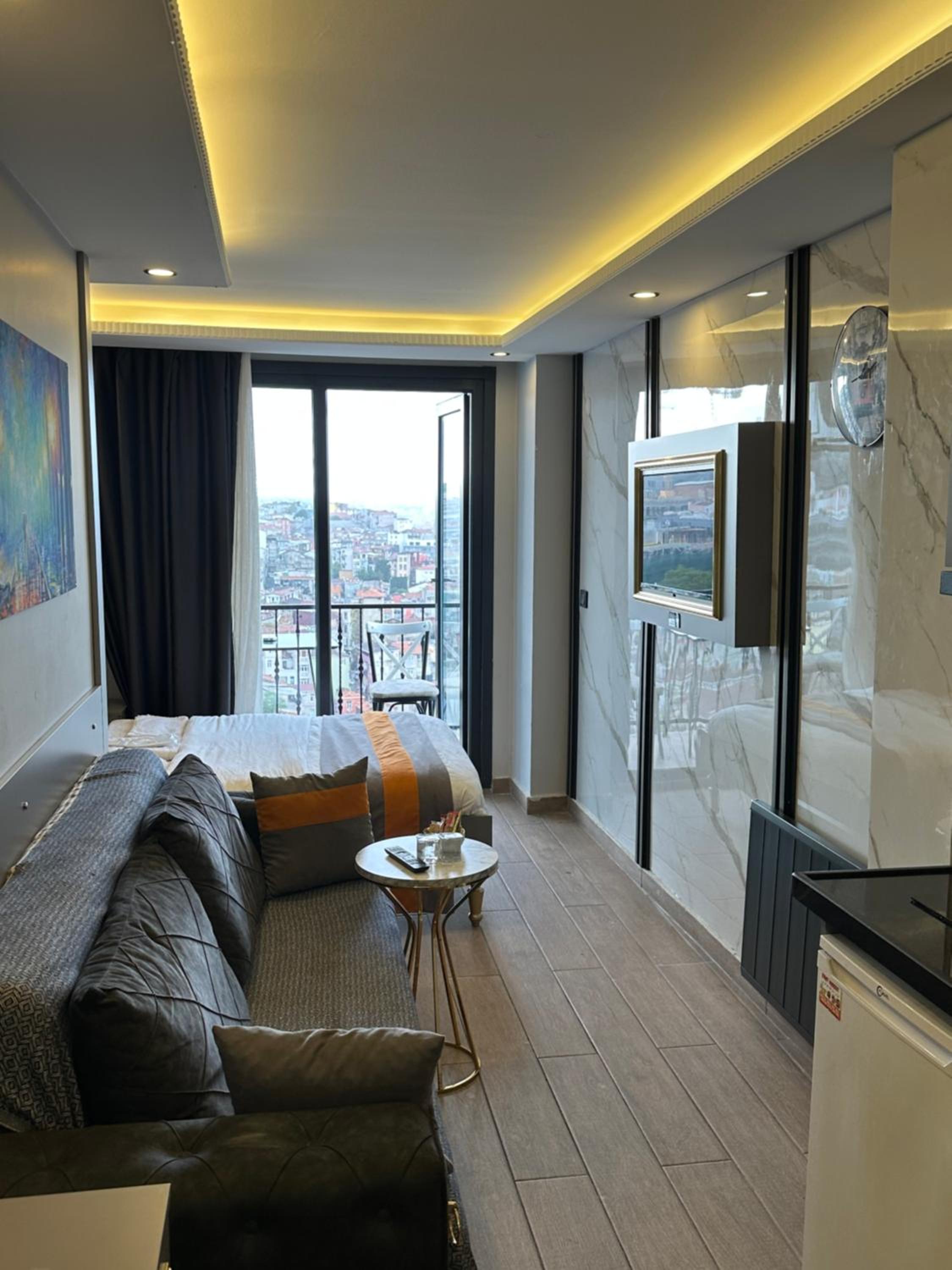 Suite with Balcony photo 3