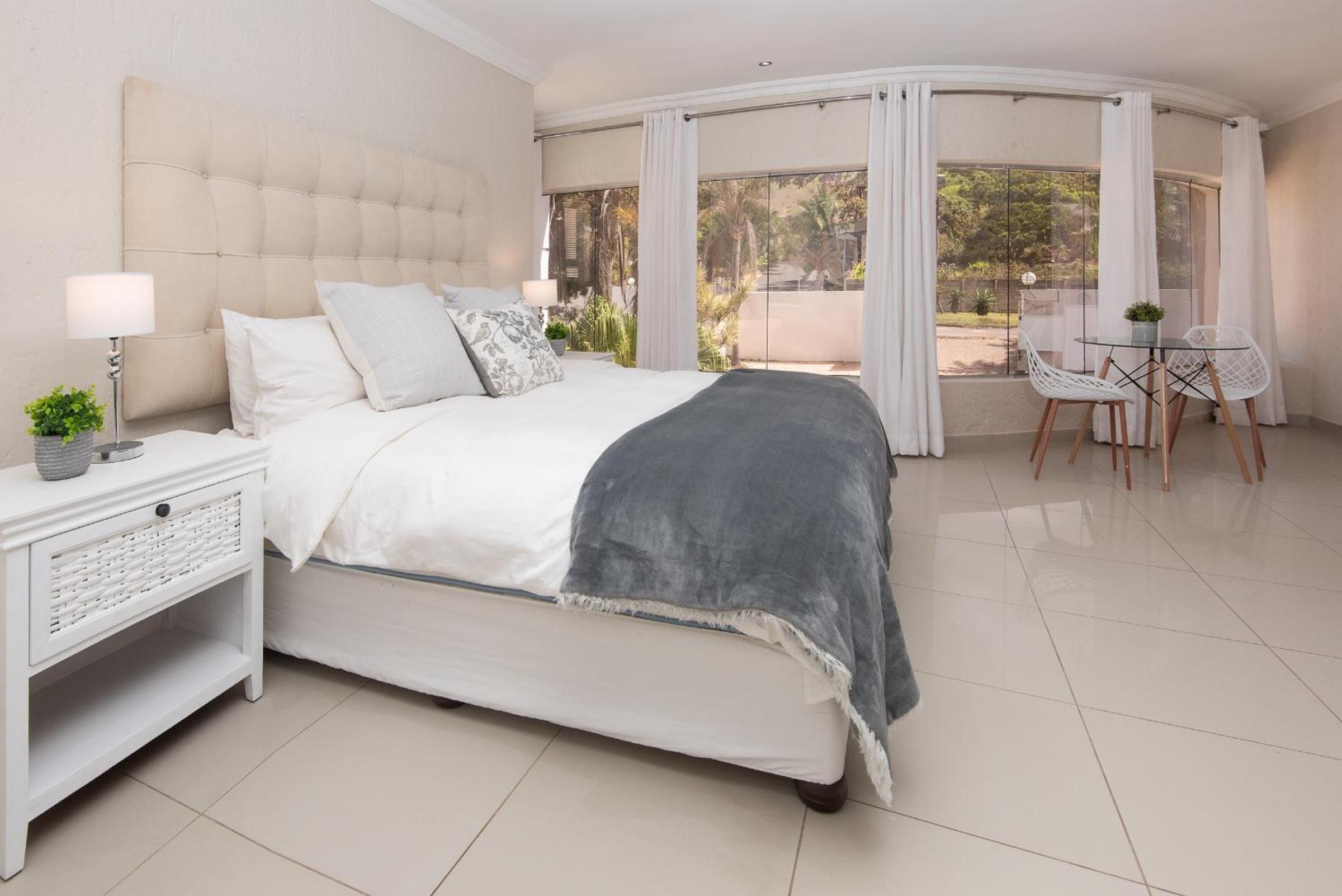 Deluxe King Room photo 1
