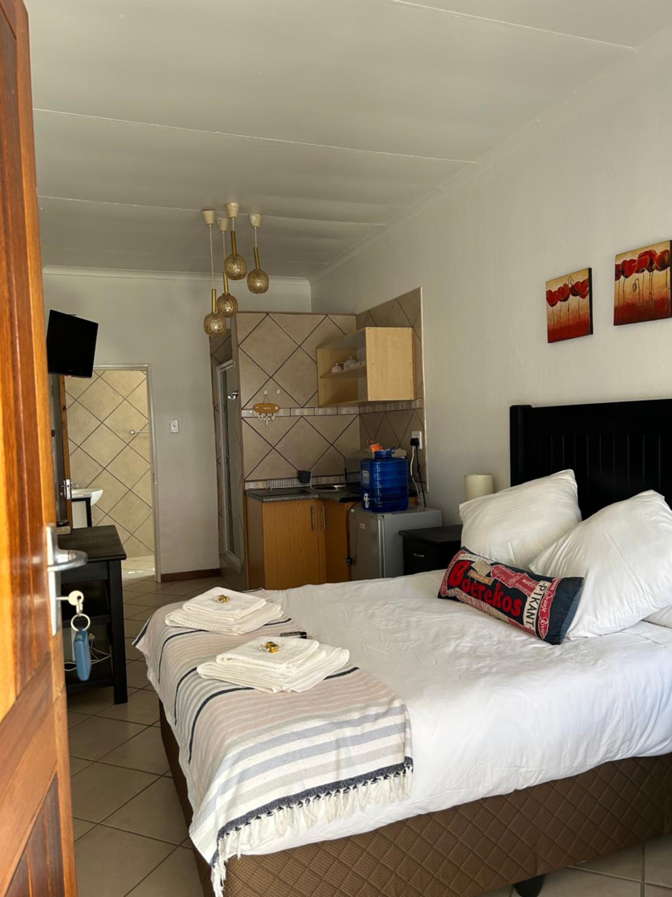 Double Room with Private Bathroom photo 1