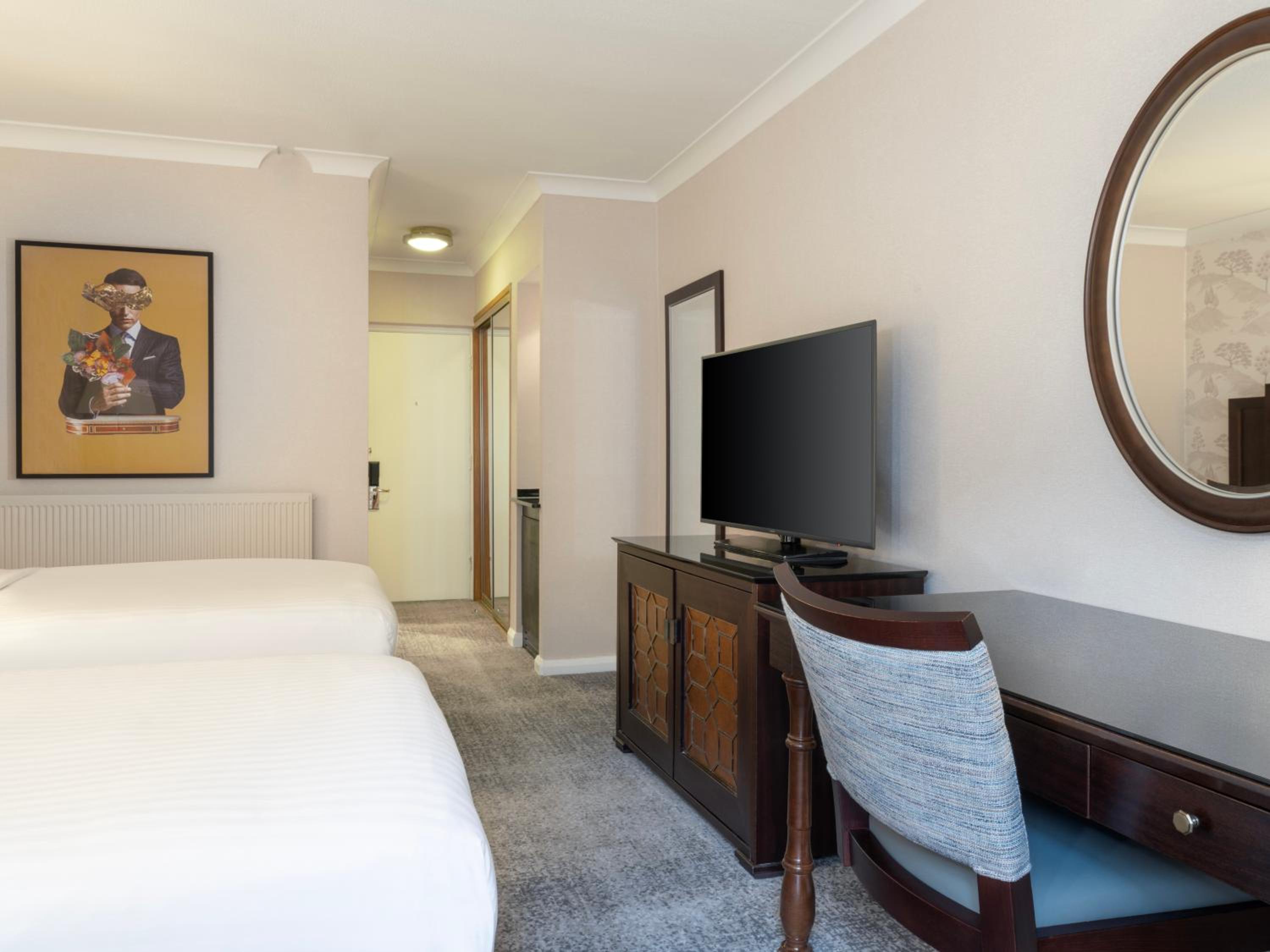 Twin Room - Photo 3