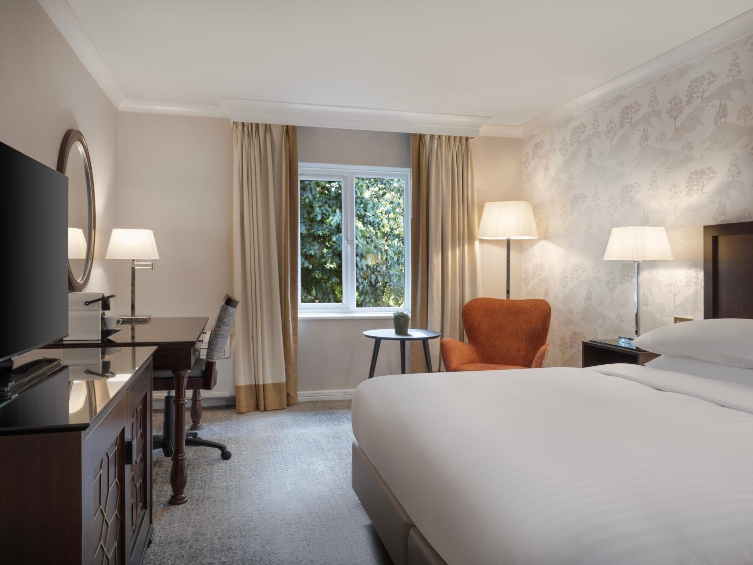 Superior King Room - Photo 4