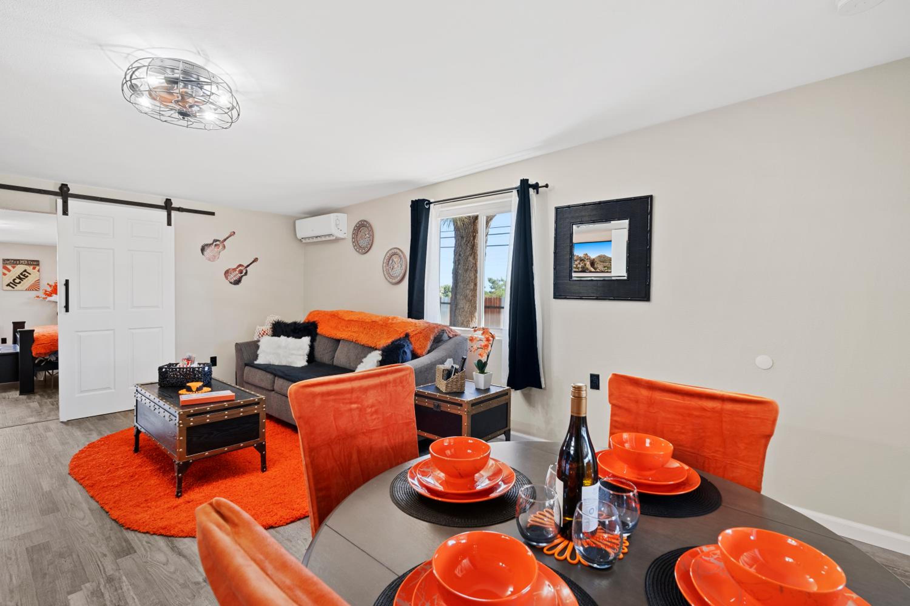 One-Bedroom Apartment - Photo 12