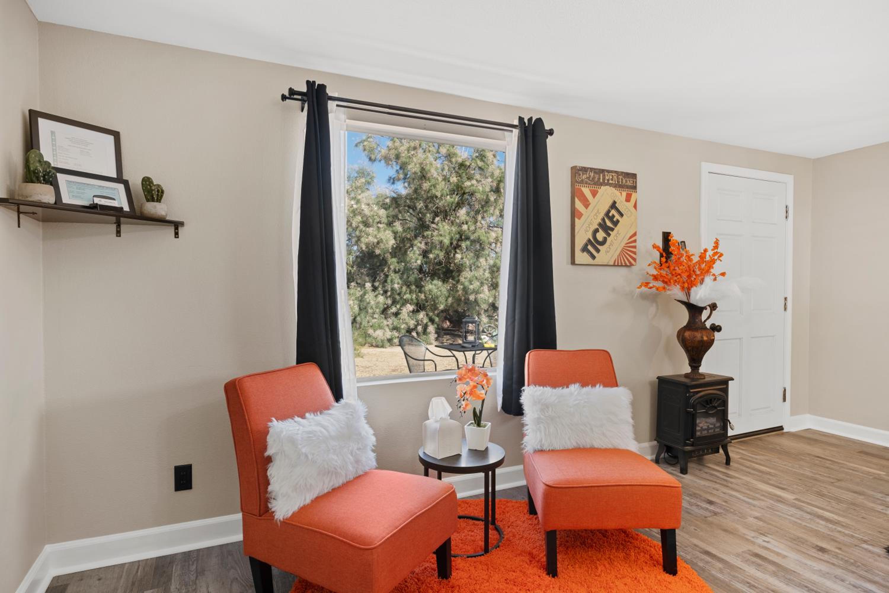 One-Bedroom Apartment - Photo 4
