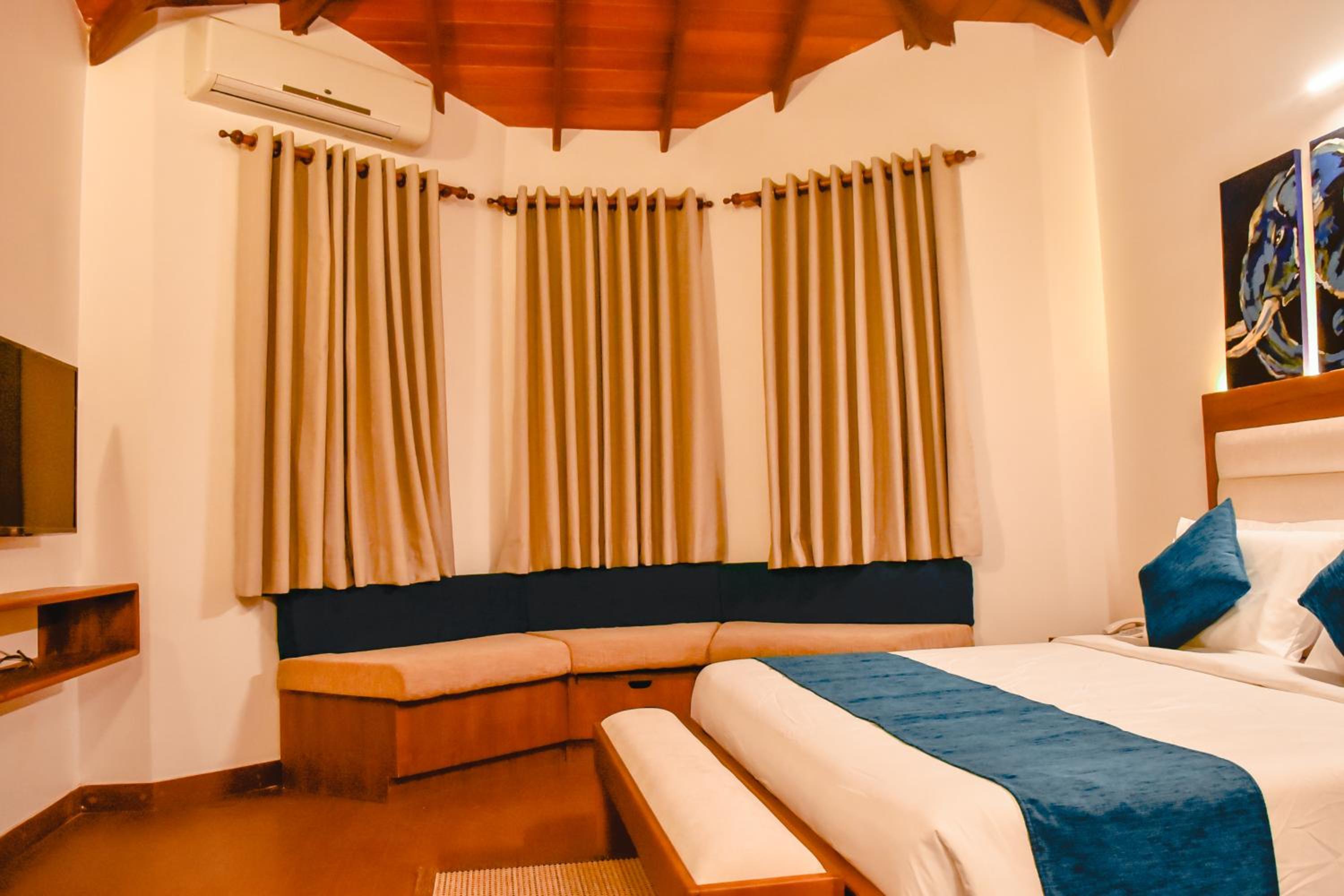 Deluxe Room - Photo 6