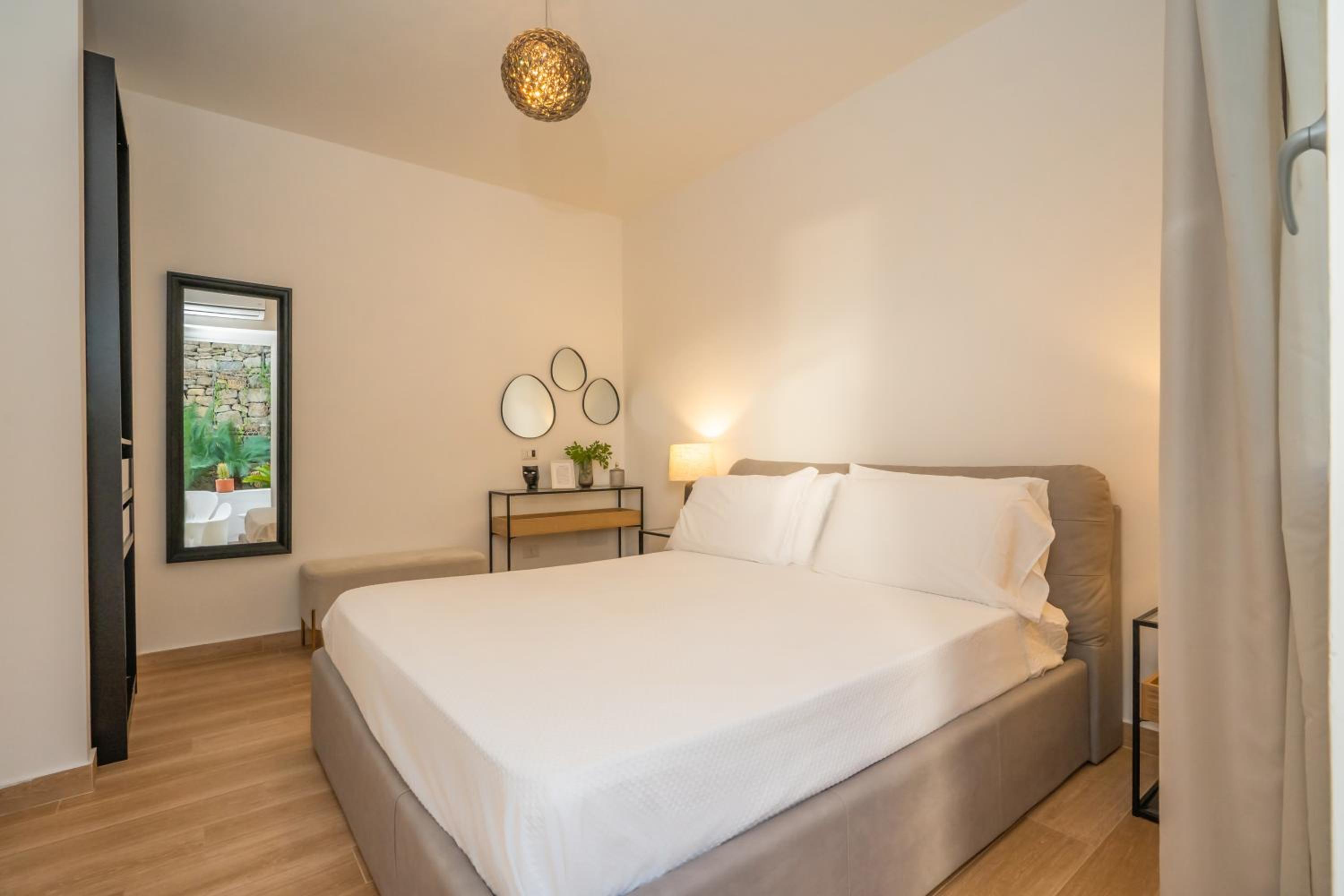 Double Room - Photo 12
