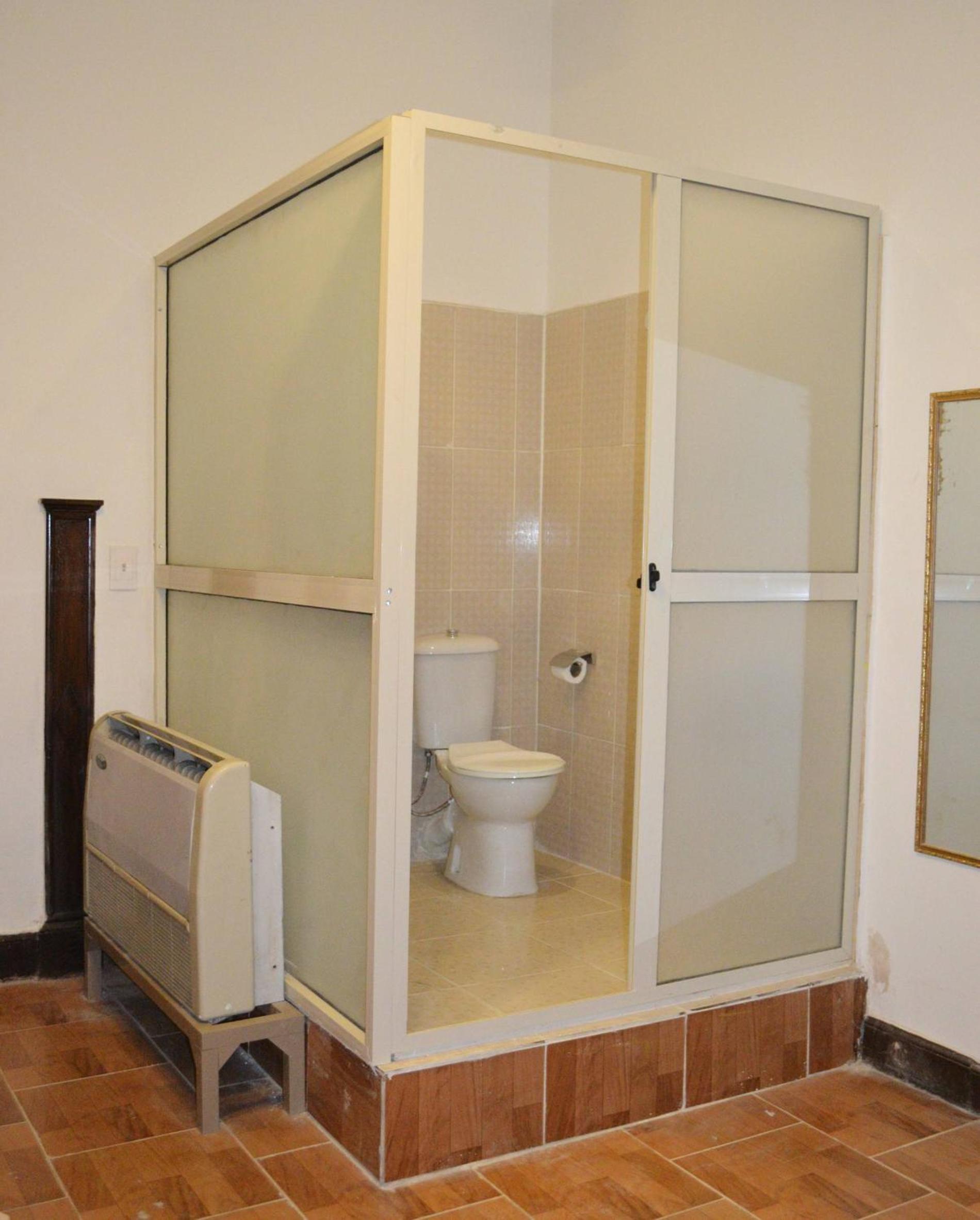 Double or Twin Room with Private Bathroom photo 3