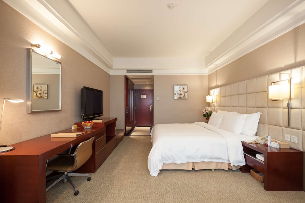 Superior Room, 1 King Bed