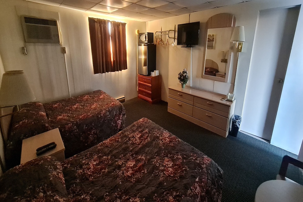 Room, 2 Double Beds, Smoking photo 2