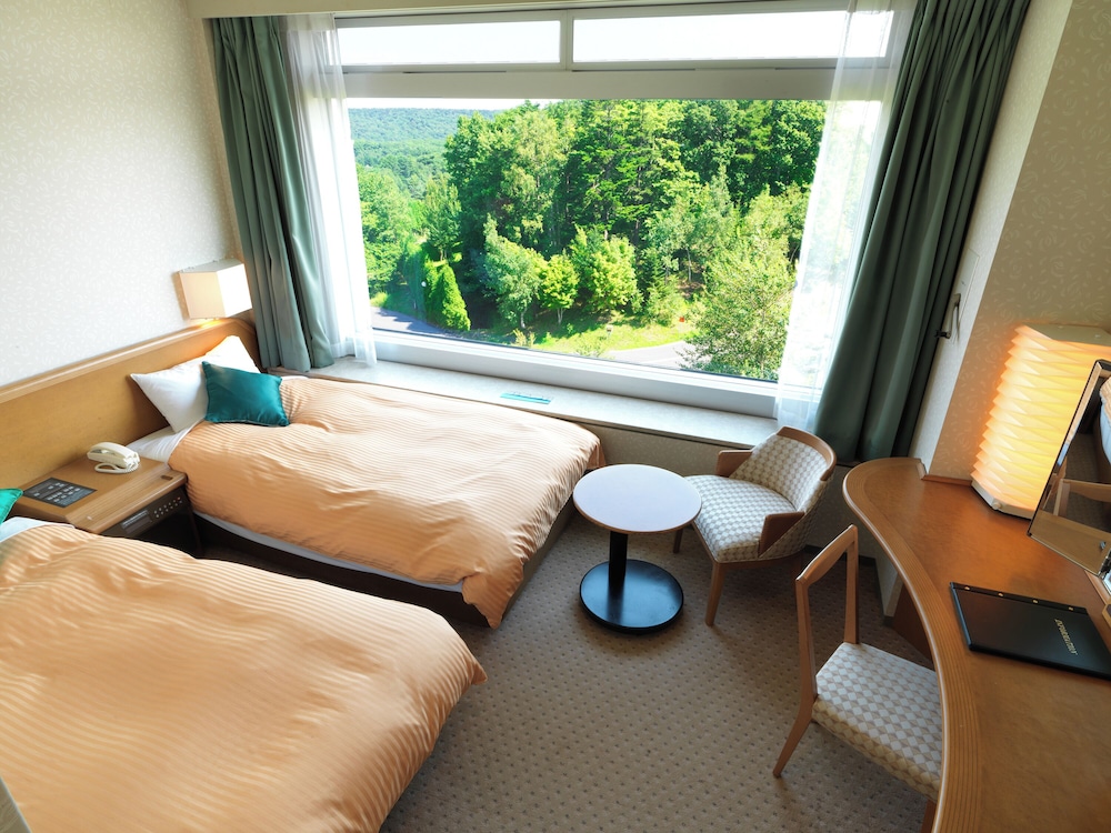 Economy Twin Room, Non Smoking (Please book as an adult if your child needs a bed) - Photo 3