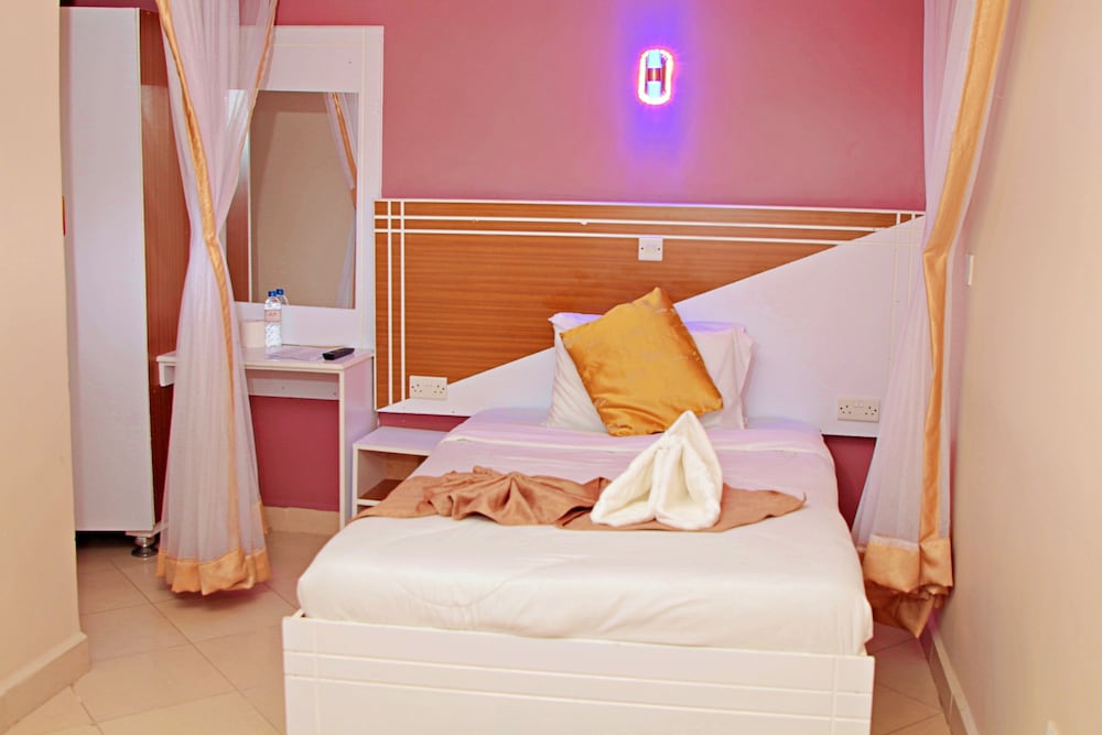 Basic Single Room photo 2