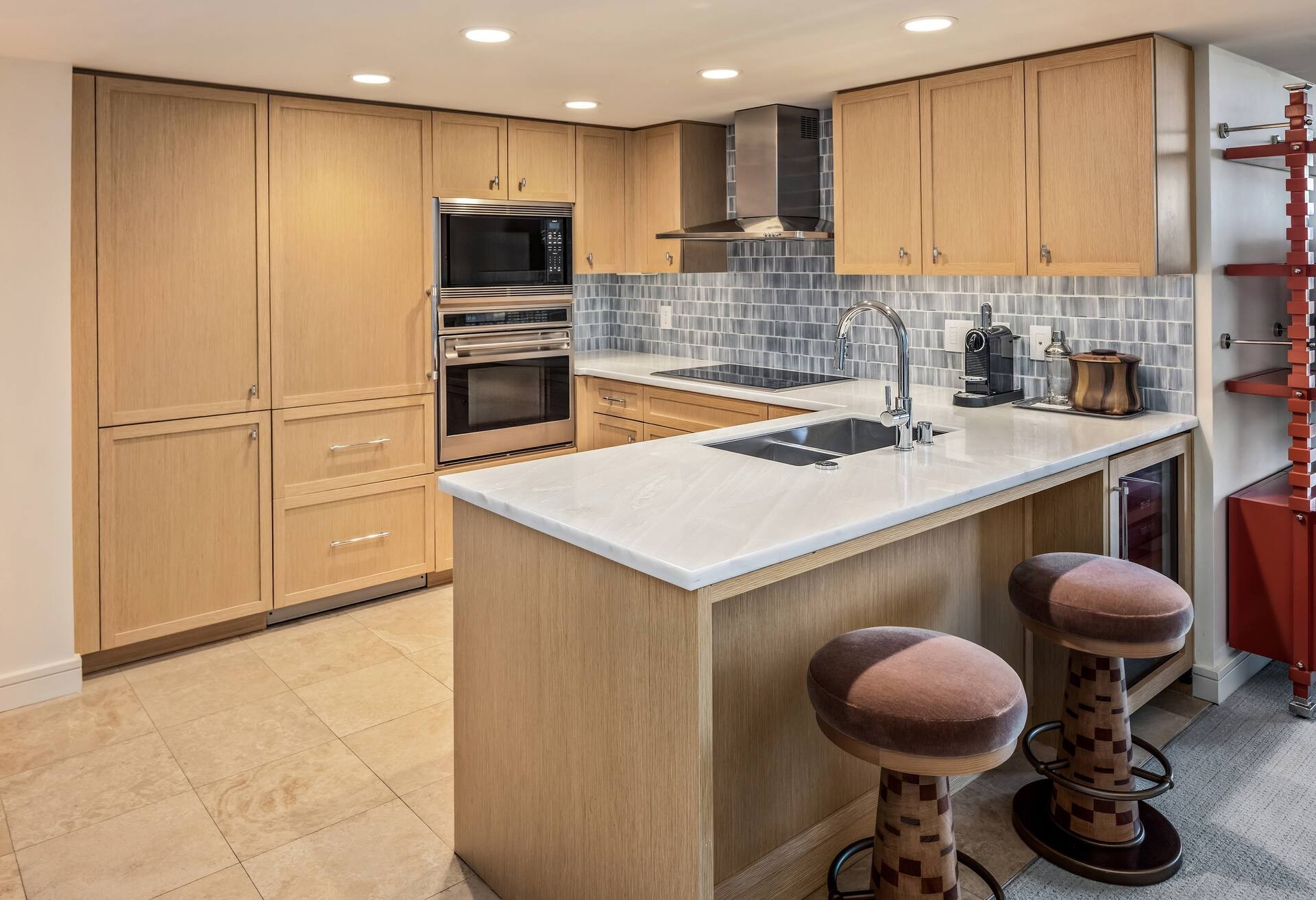 Ka Laʻi Waikiki Beach, LXR Hotels & Resorts: Premium 1 Bedroom Ocean View Suite with Den photo