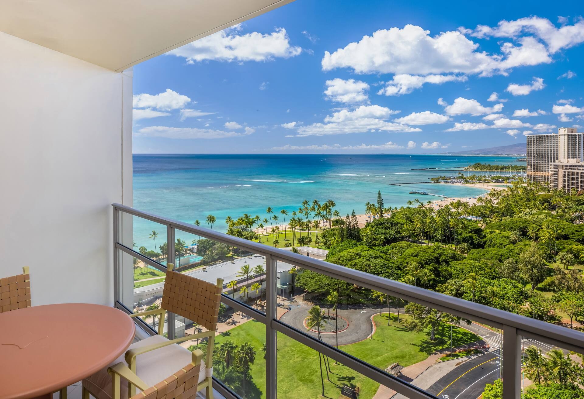 Premium 1 Bedroom Ocean View Suite with Den thumbnail 5