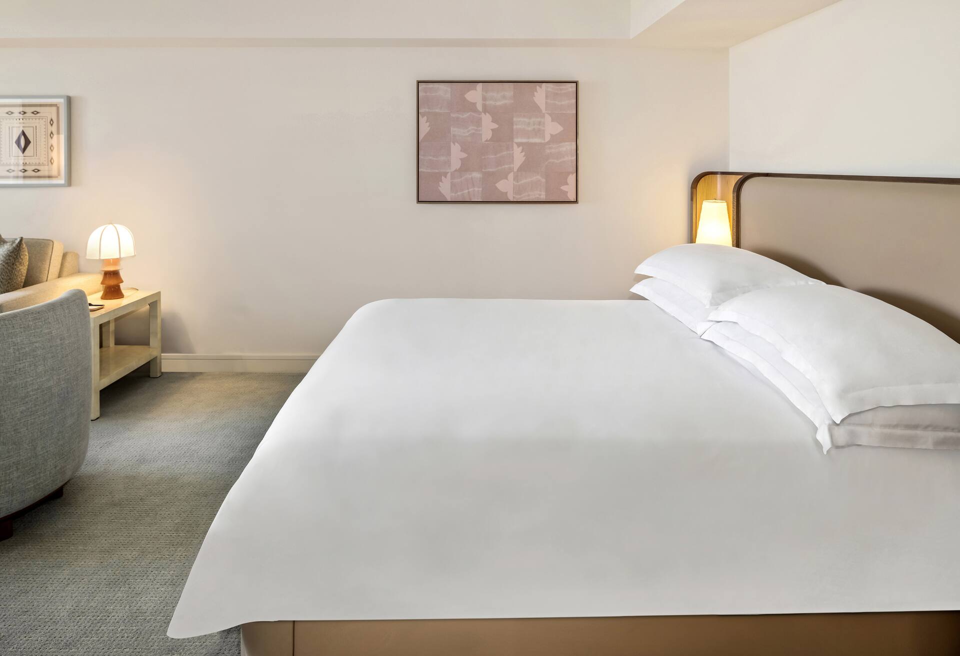 Ka Laʻi Waikiki Beach, LXR Hotels & Resorts: Deluxe Room Ocean View with King and Sofa Bed photo