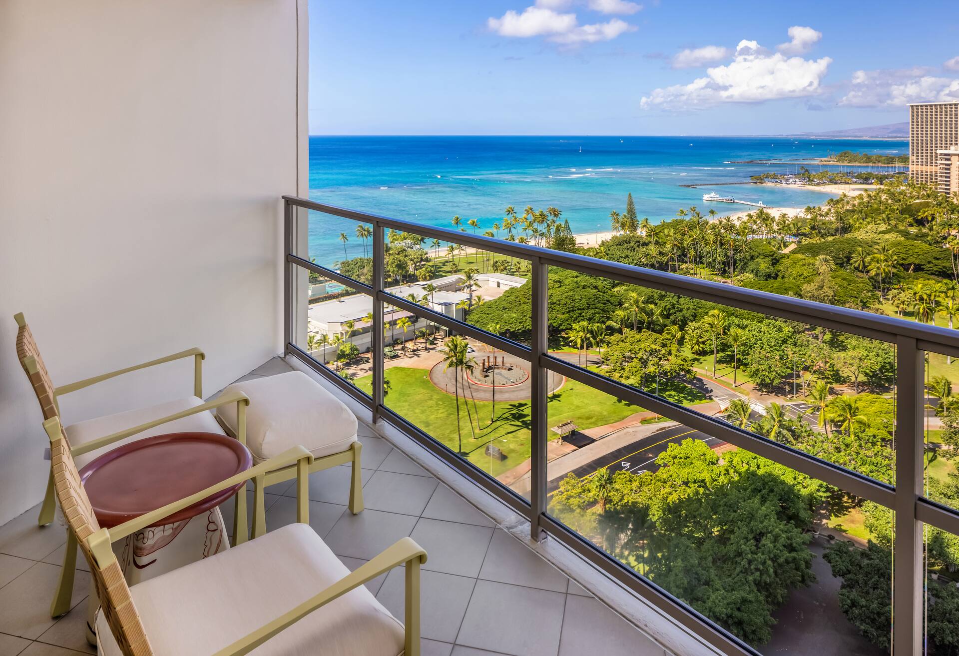 Deluxe Room Ocean View with King and Sofa Bed thumbnail 6