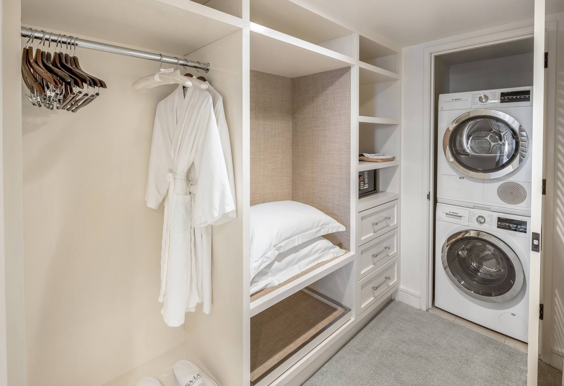 Premium 1 Bedroom Ocean View Suite with Den