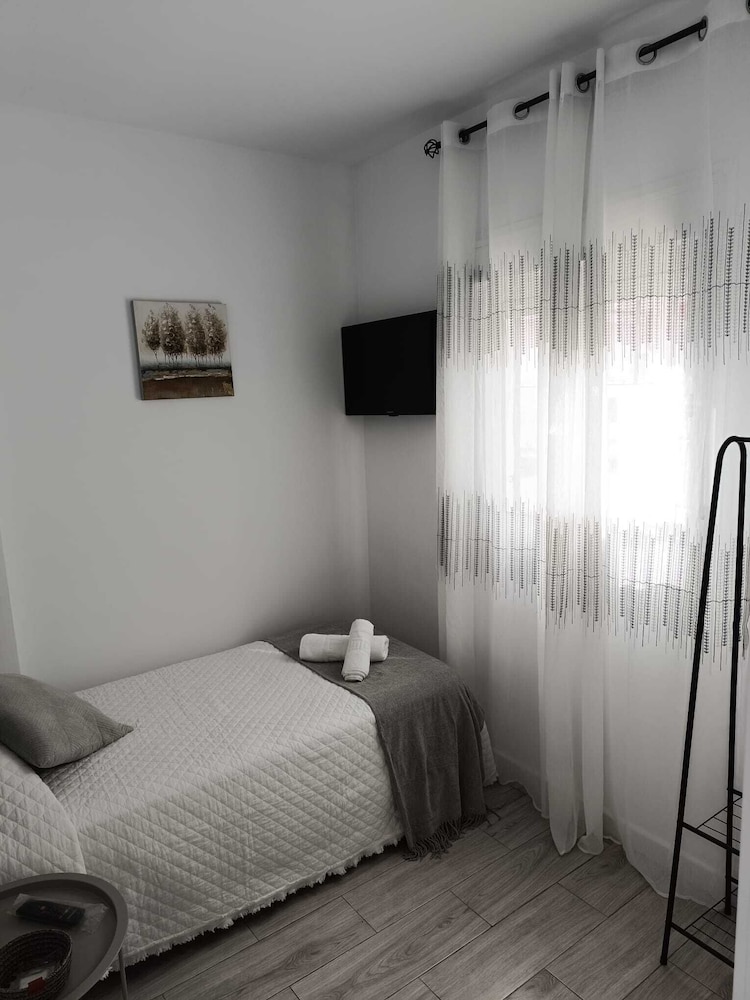 Room (Habitacion Individual (4))