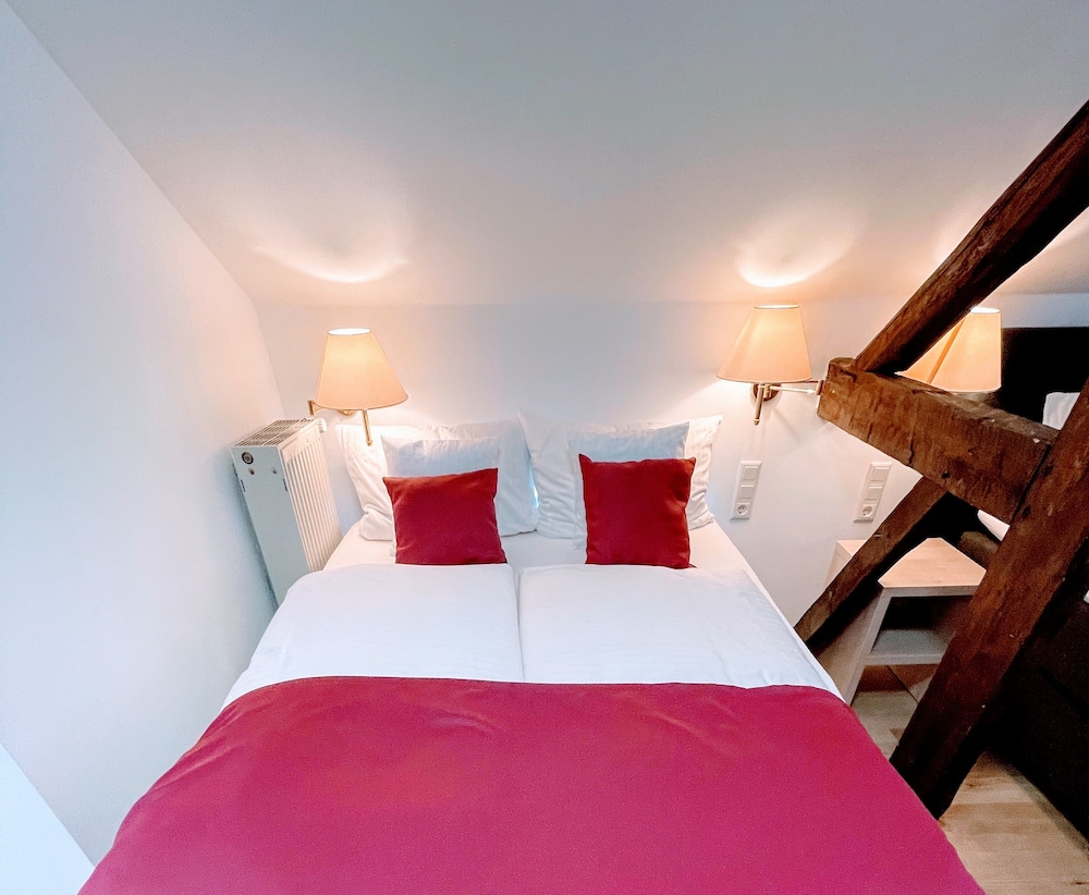 Family Studio Suite, 2 Queen Beds photo 2