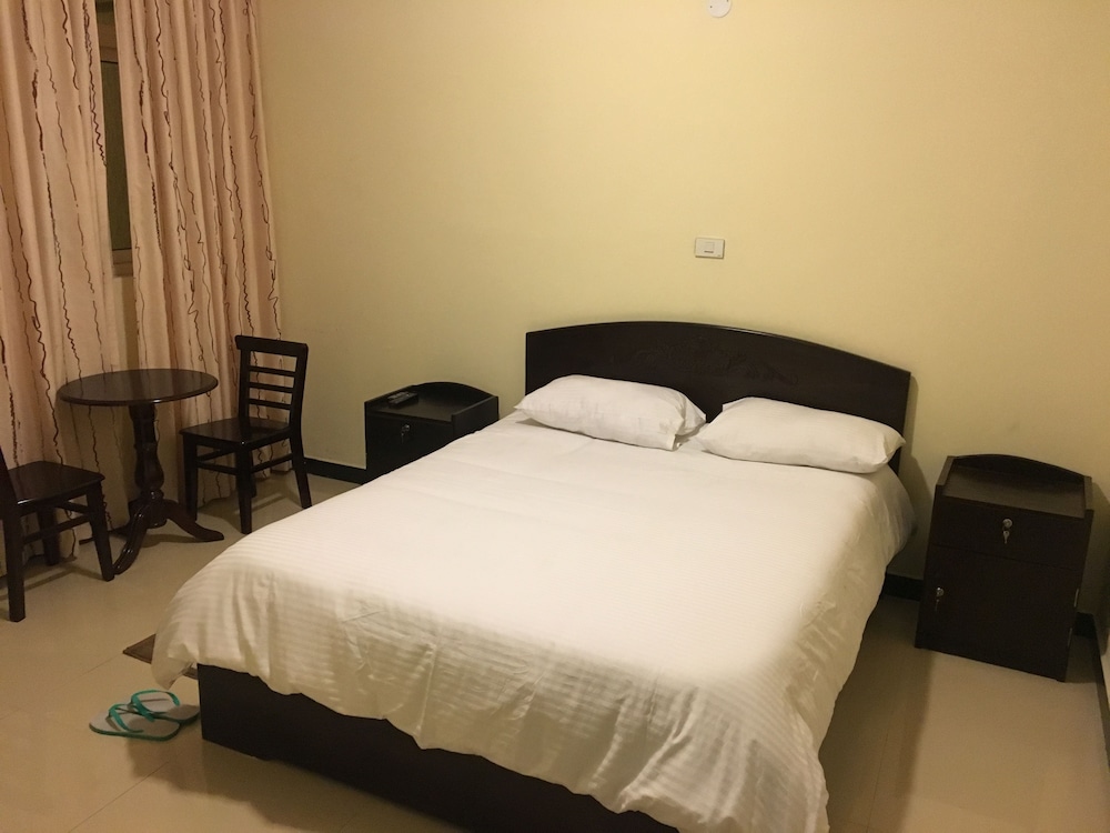 Economy Room, 1 Double Bed, Smoking photo 3