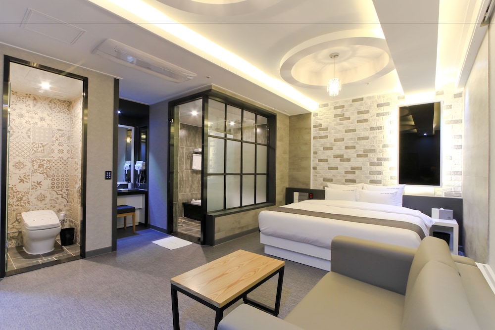 Standard Room - Photo 8