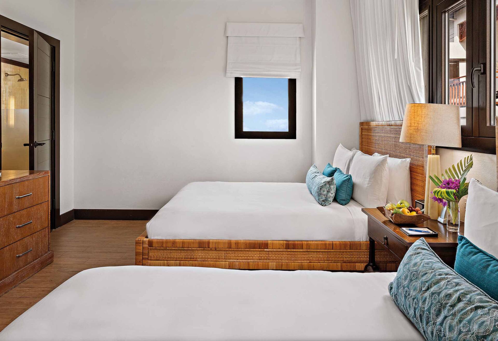 Ocean View Penthouse 3 Bedroom Kitchen/pool