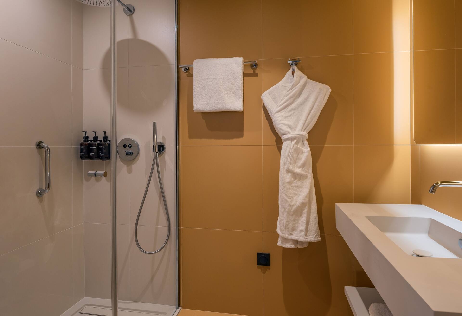King One Bedroom Apartment