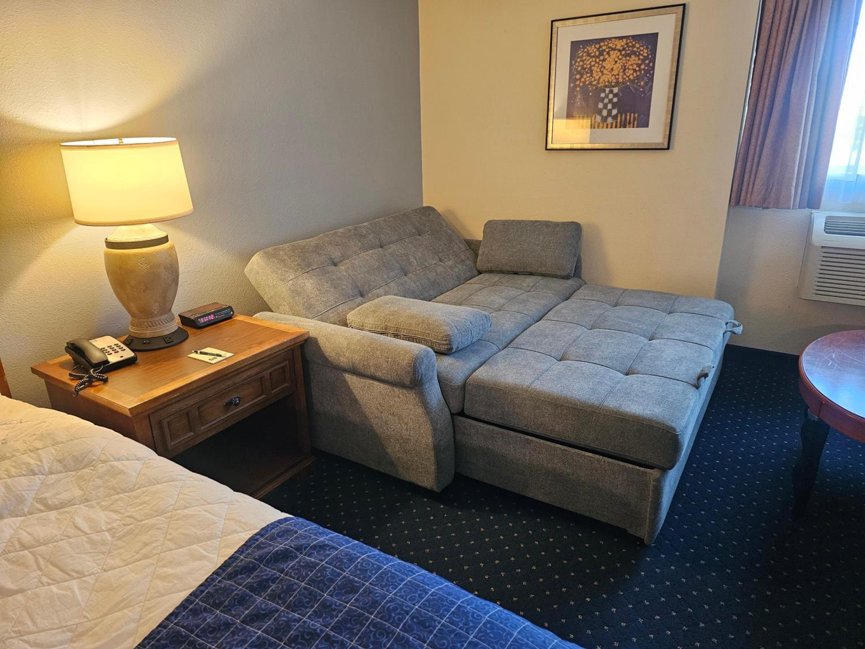 Deluxe King Room - Photo 6