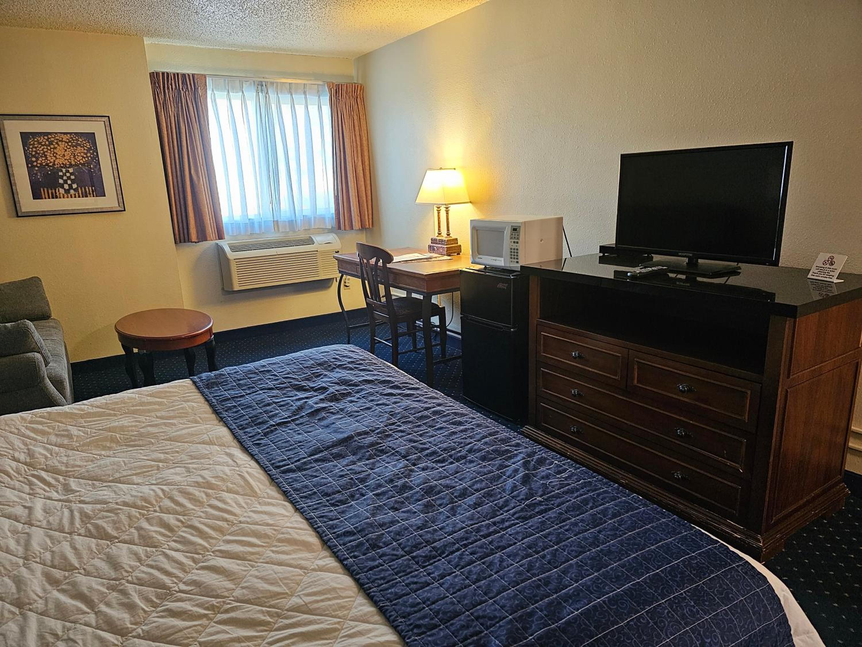 Deluxe King Room - Photo 3
