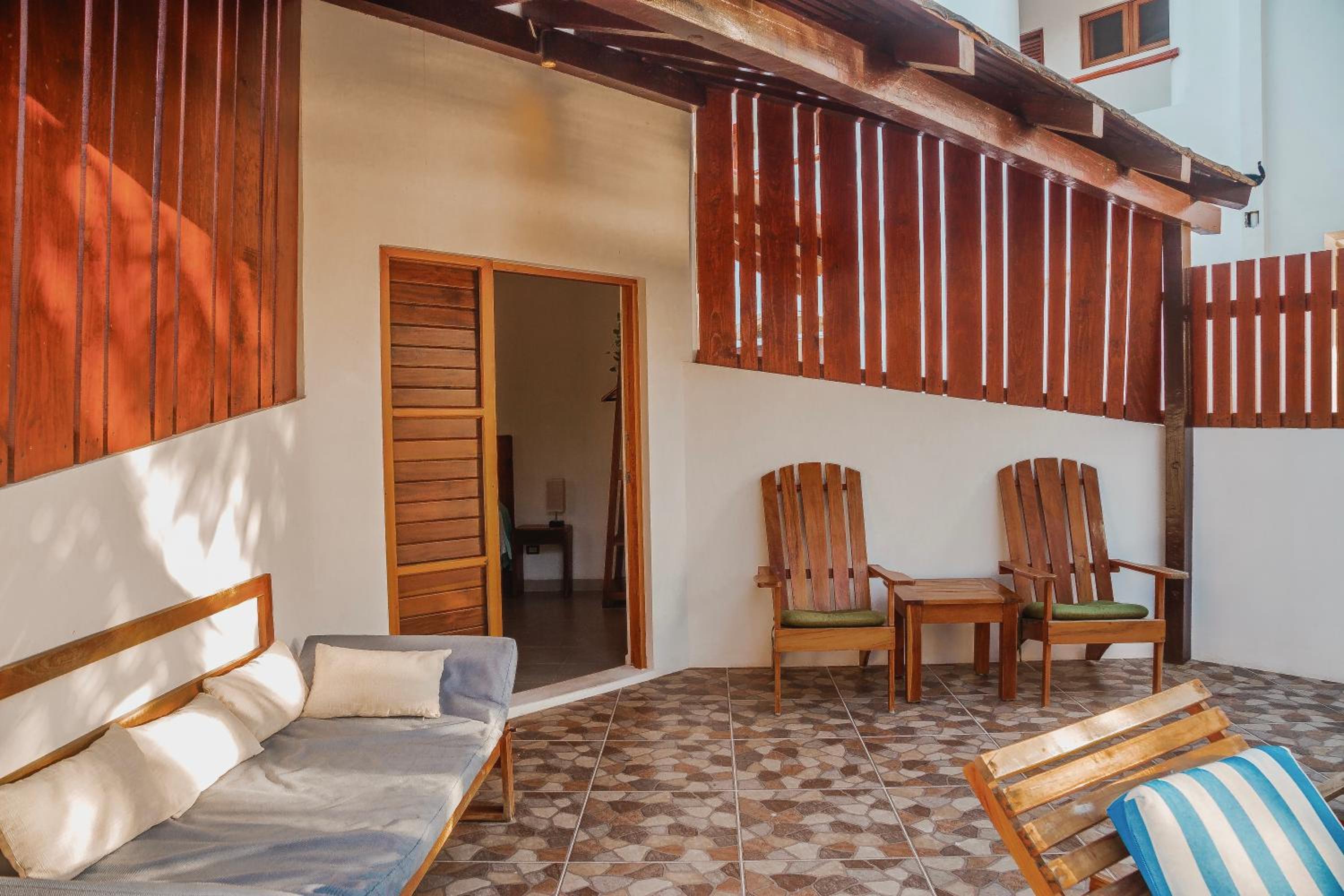 Double Room with Balcony and Sea View - Photo 4