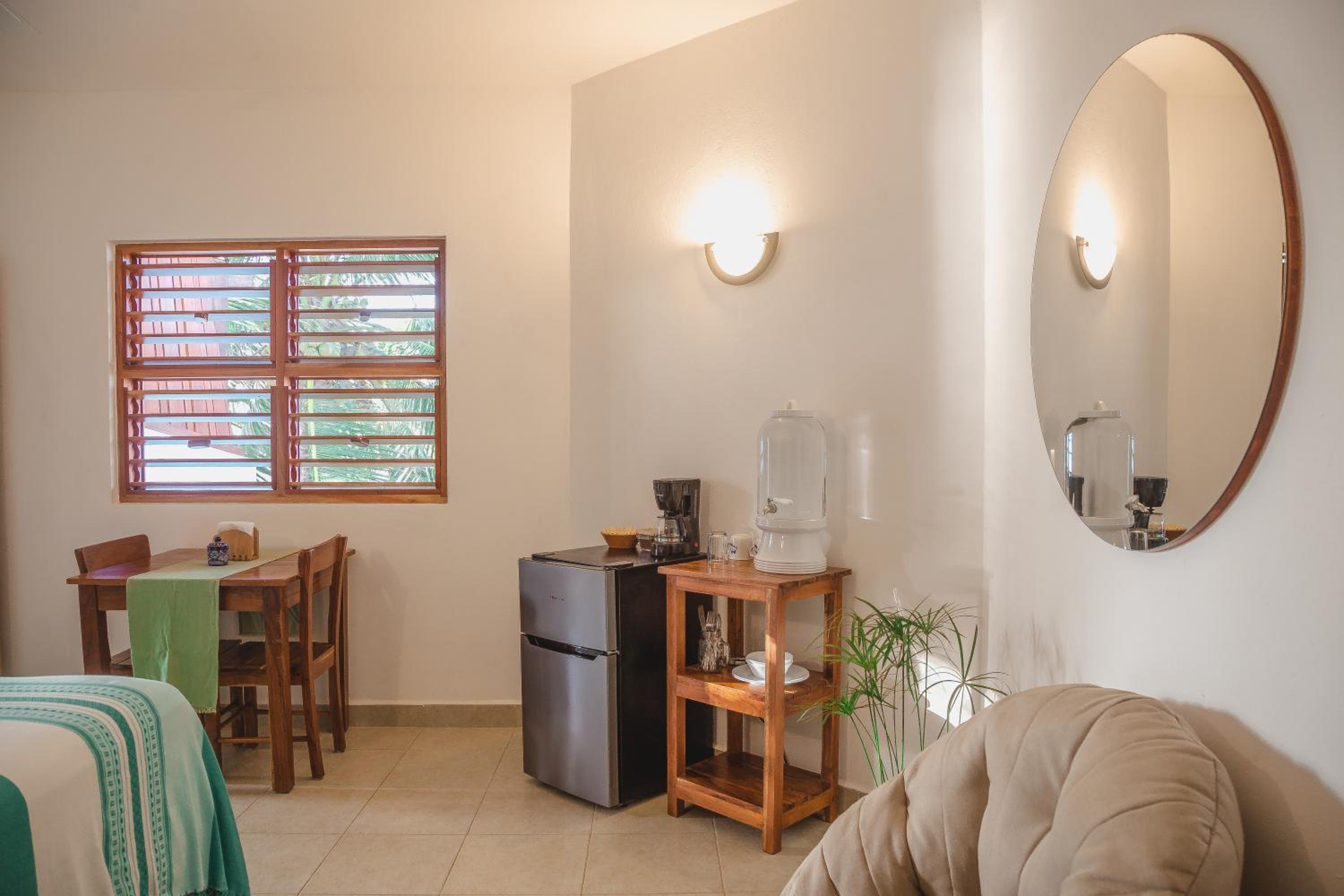 Double Room with Balcony and Sea View - Photo 10