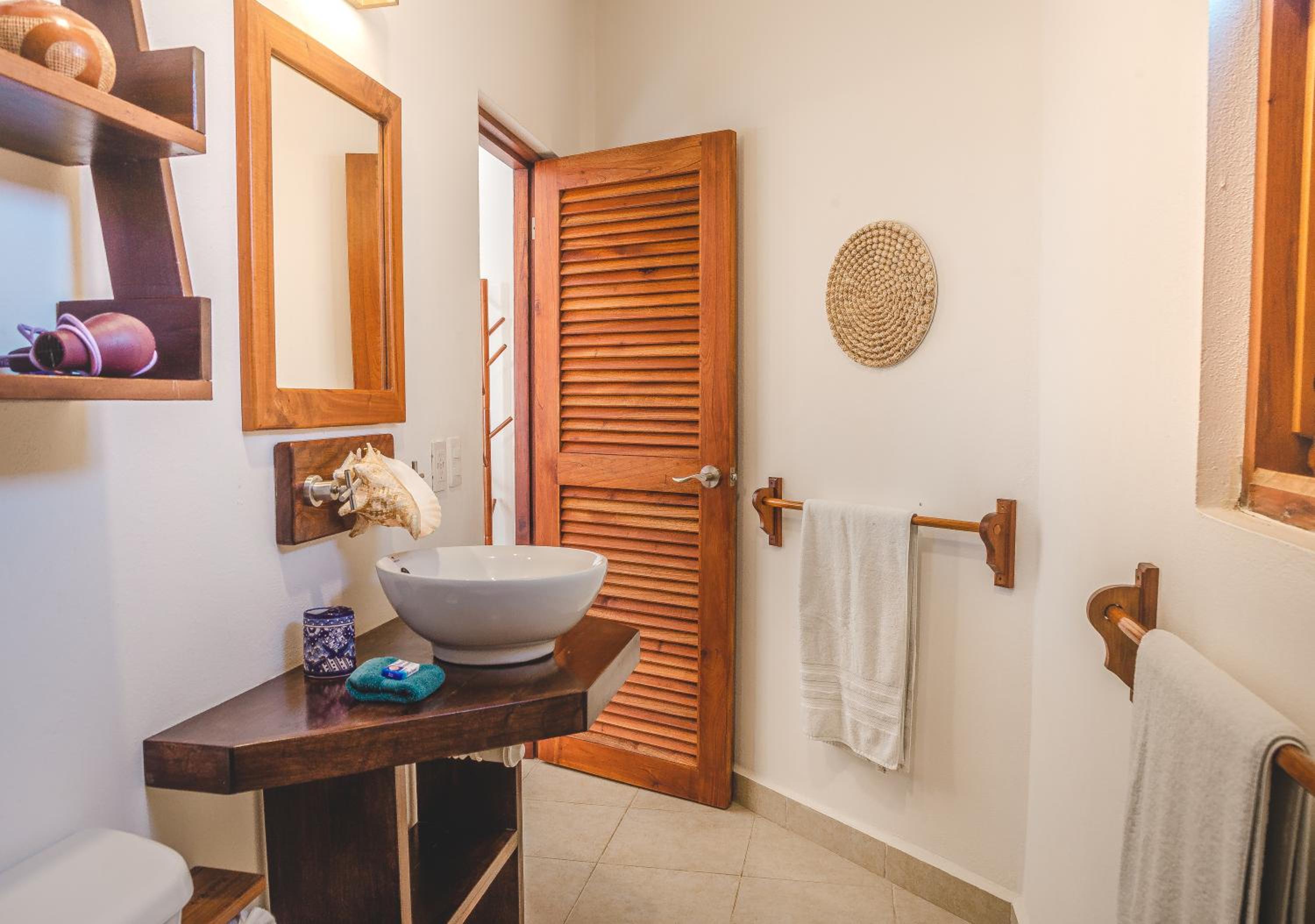 Double Room with Balcony and Sea View - Photo 7