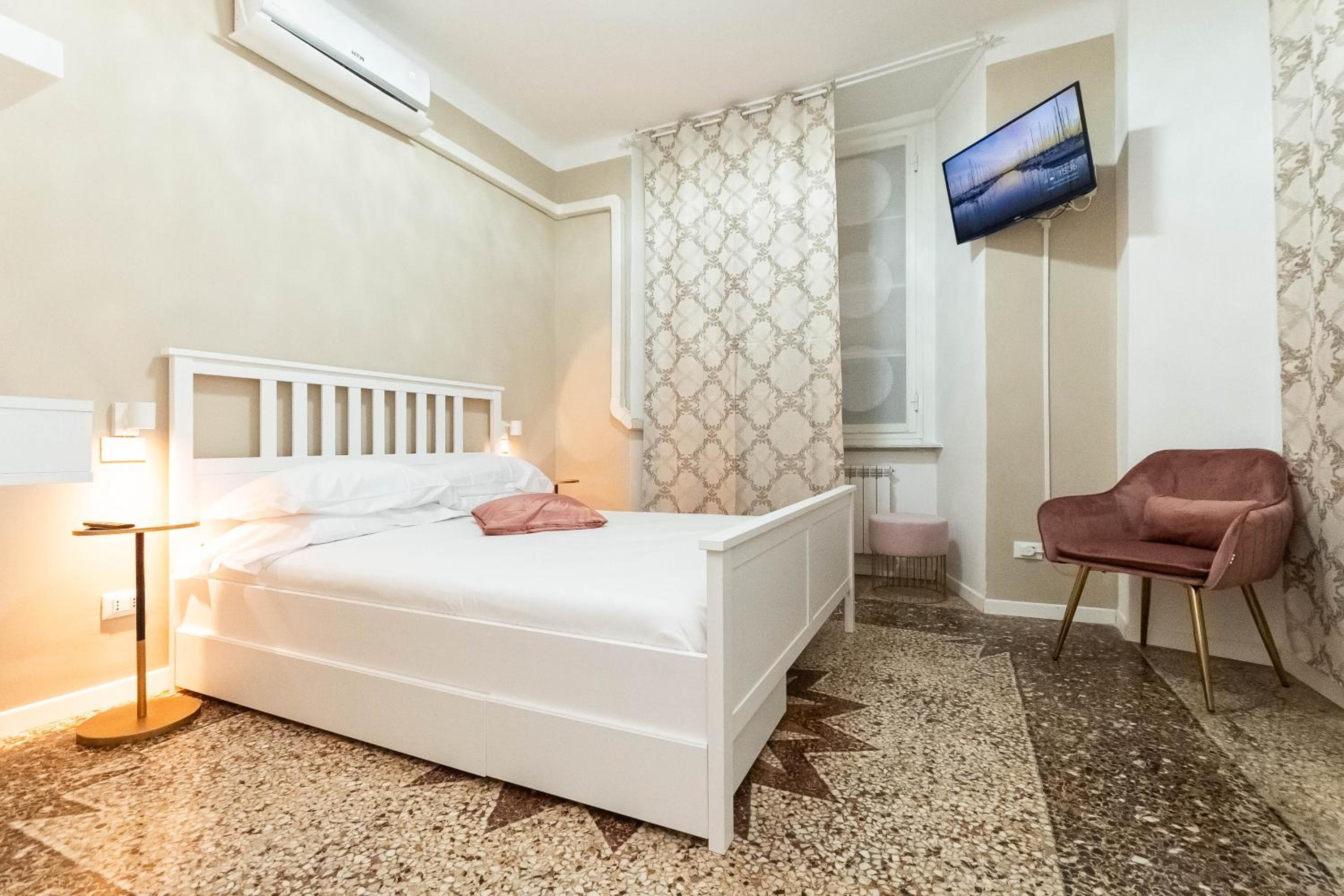 Double Room with Private External Bathroom