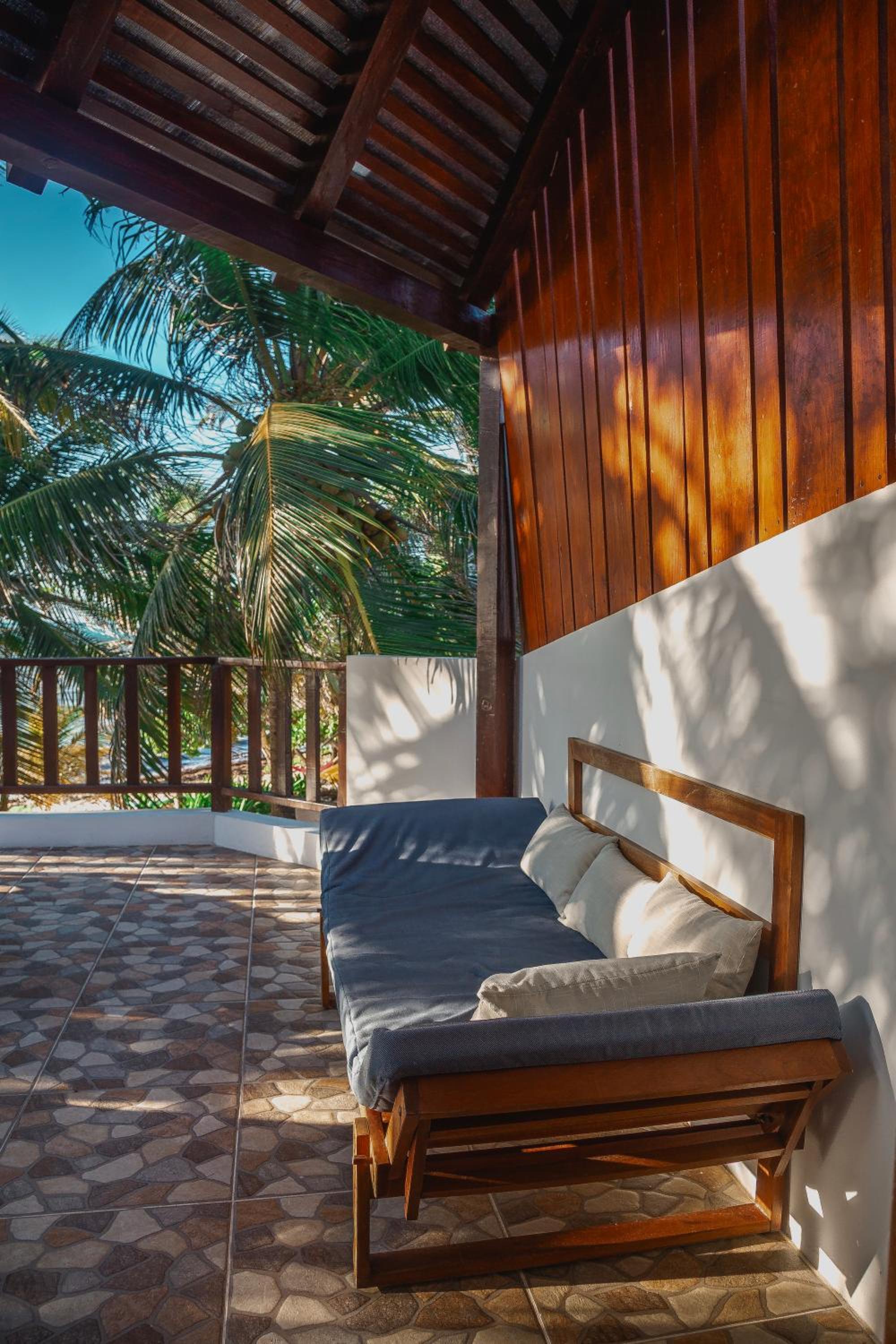 Double Room with Balcony and Sea View - Photo 2