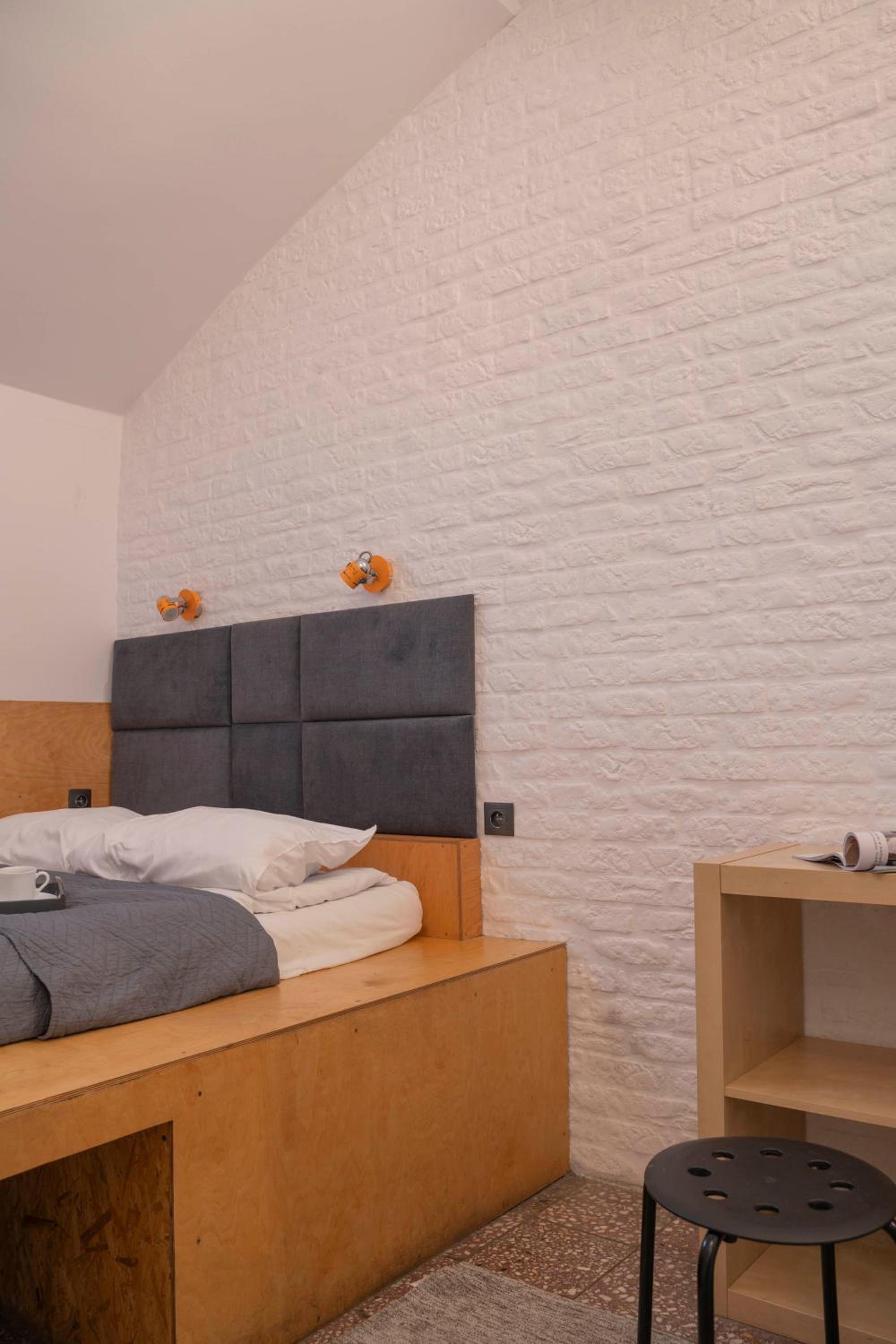 Budget Double Room - Photo 25