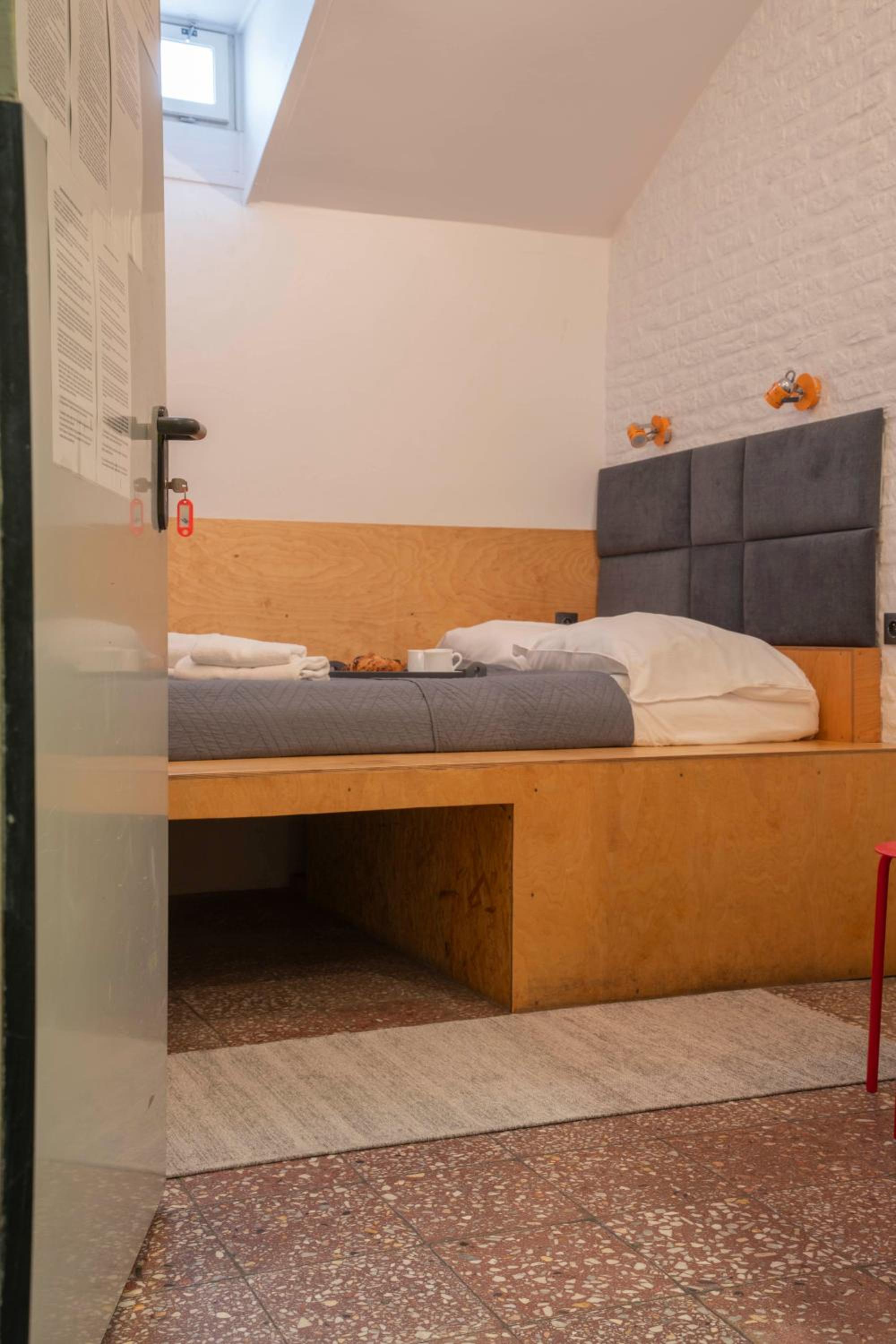 Budget Double Room - Photo 3