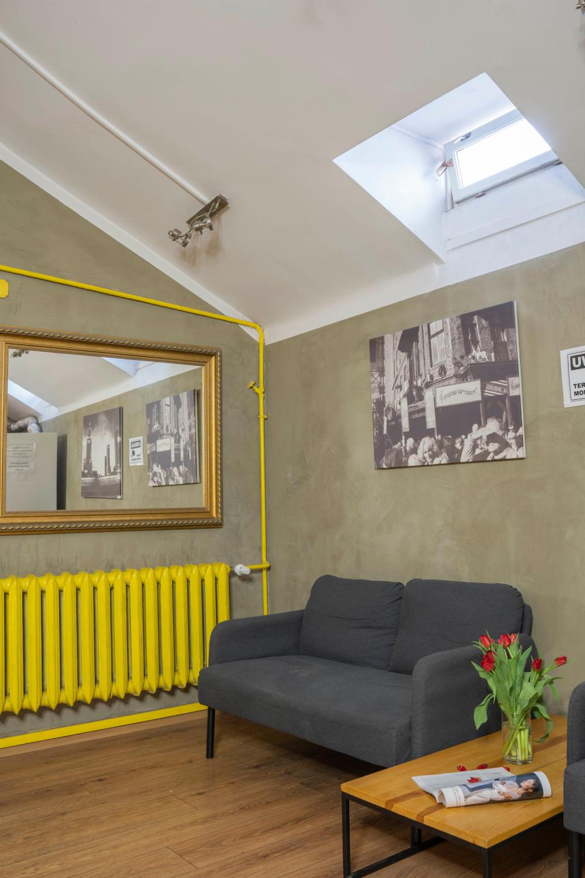 Budget Double Room - Photo 7