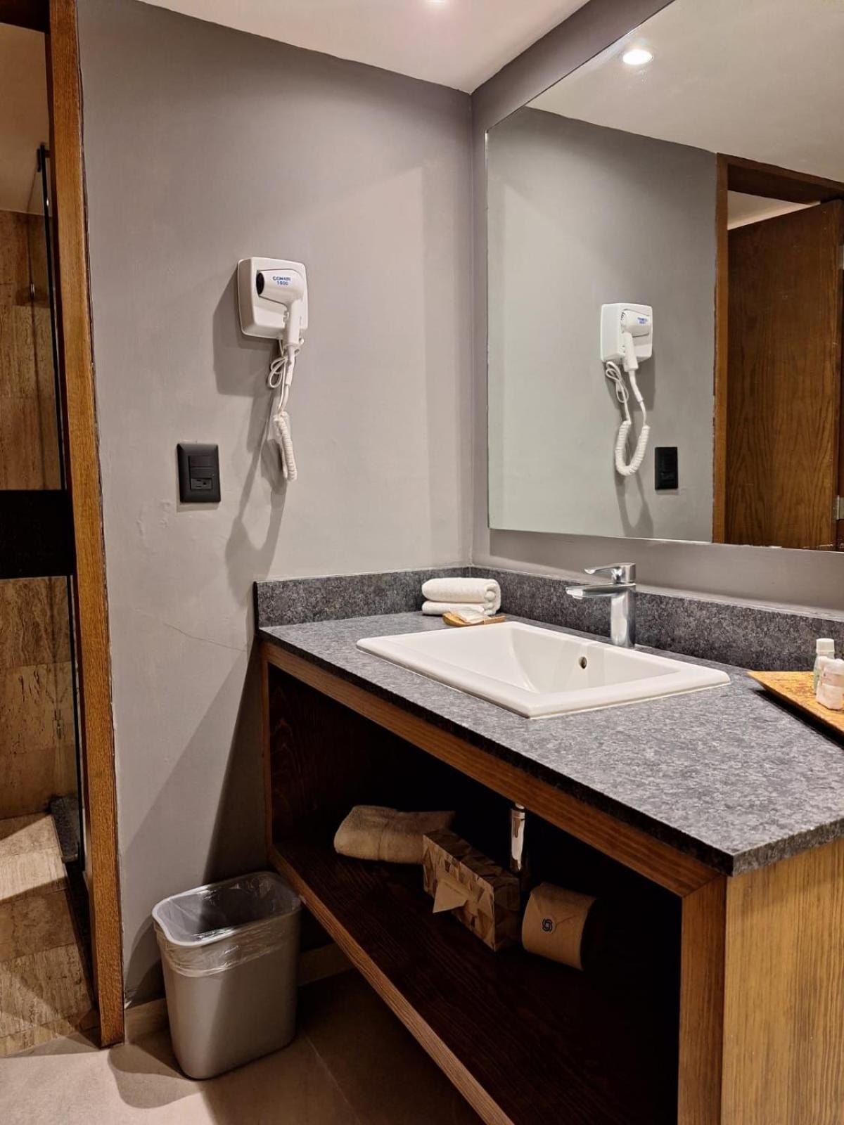 Superior Twin Room - Photo 6