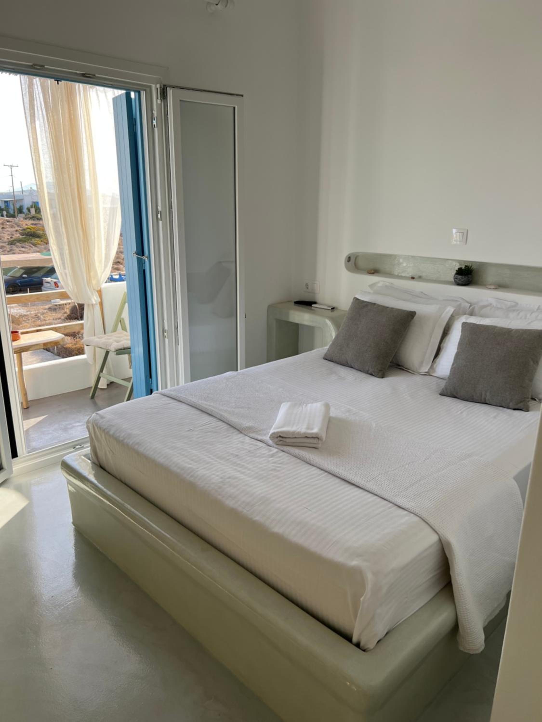 Double Room with Balcony - Photo 5