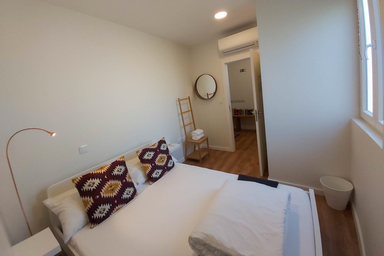 Quarto Duplo com Banheiro Compartilhado