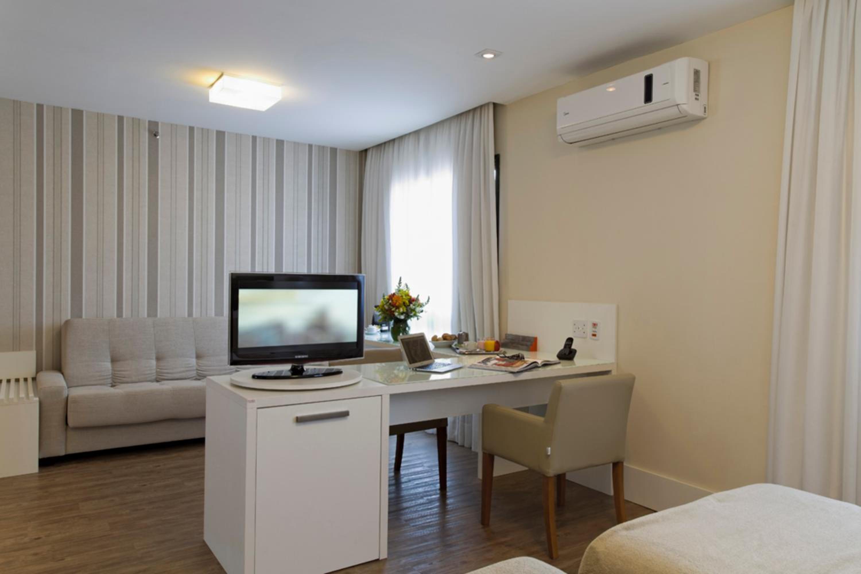Superior Luxury Twin - 2 Single Beds and 1 Sofa Bed - Photo 3