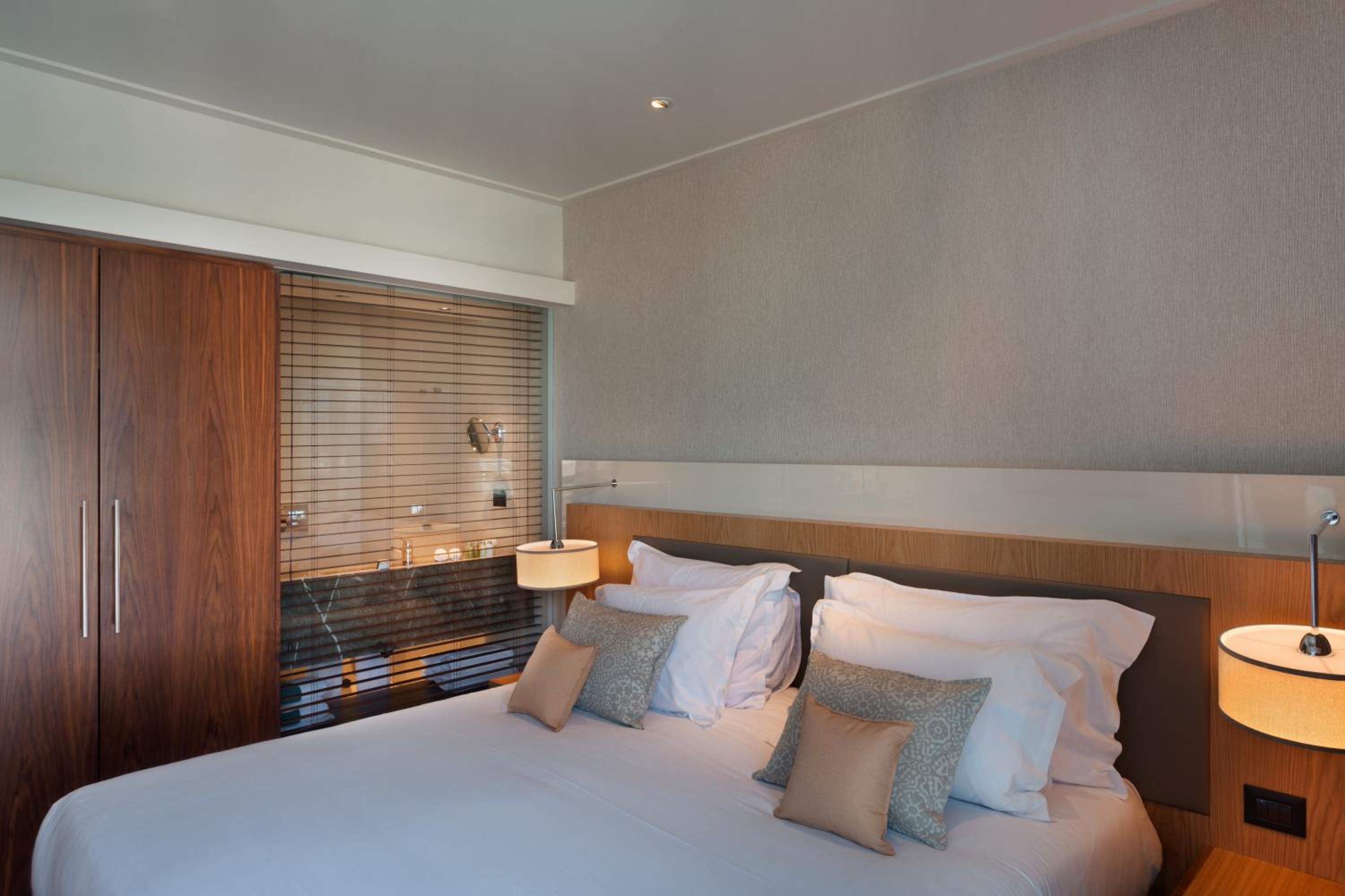 Deluxe Double Special Room with Balcony - Photo 3