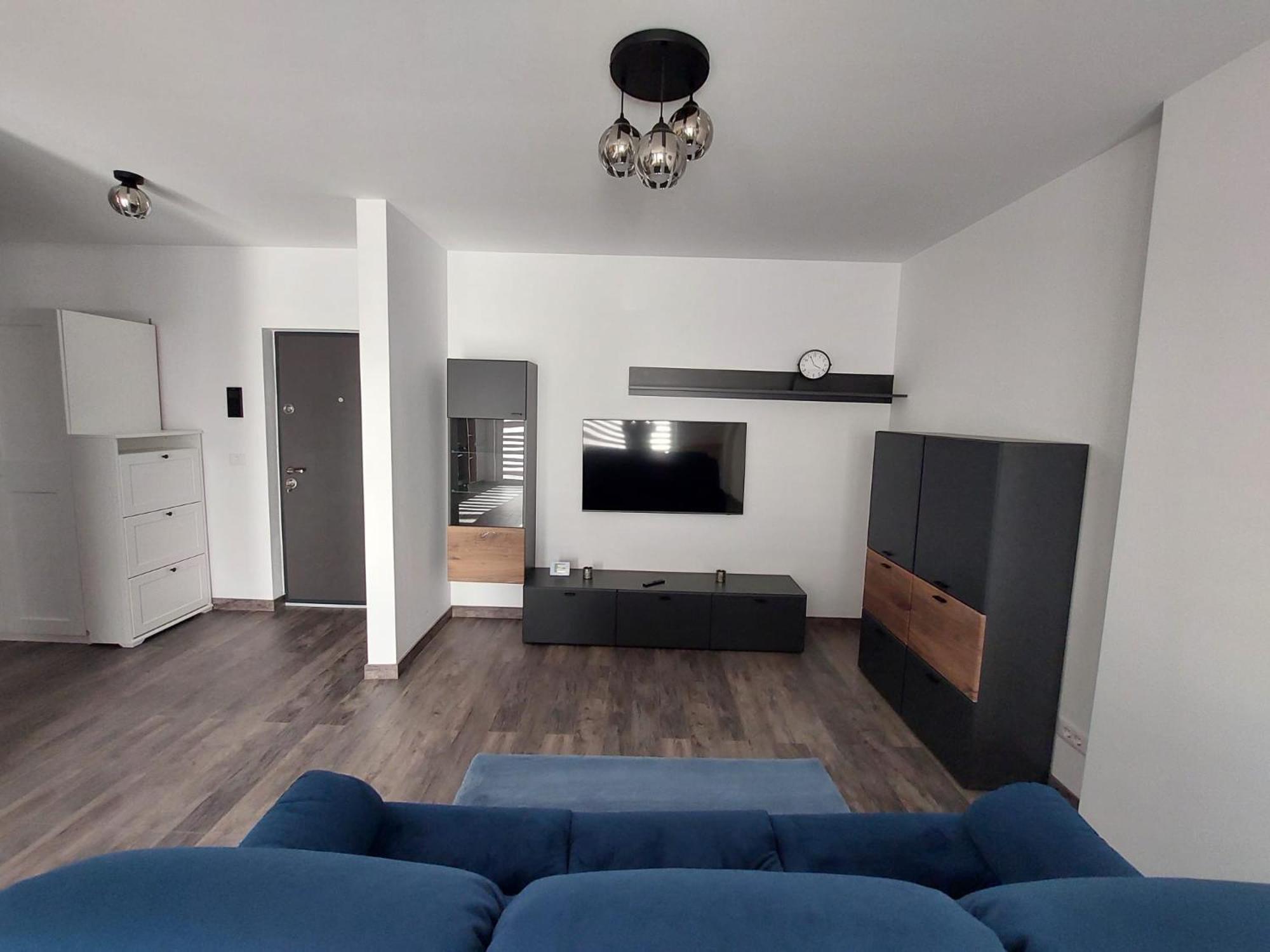 One-Bedroom Apartment photo 1