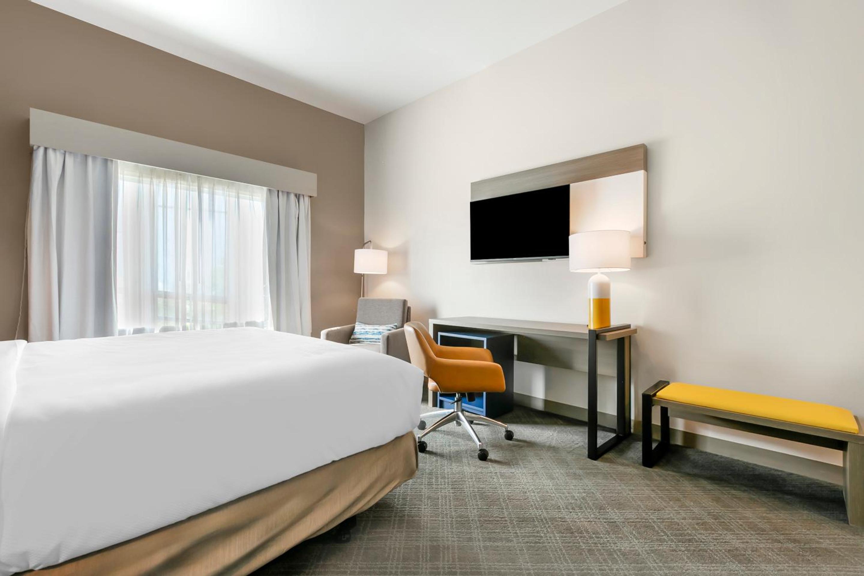 King Room - Non Smoking - Photo 1