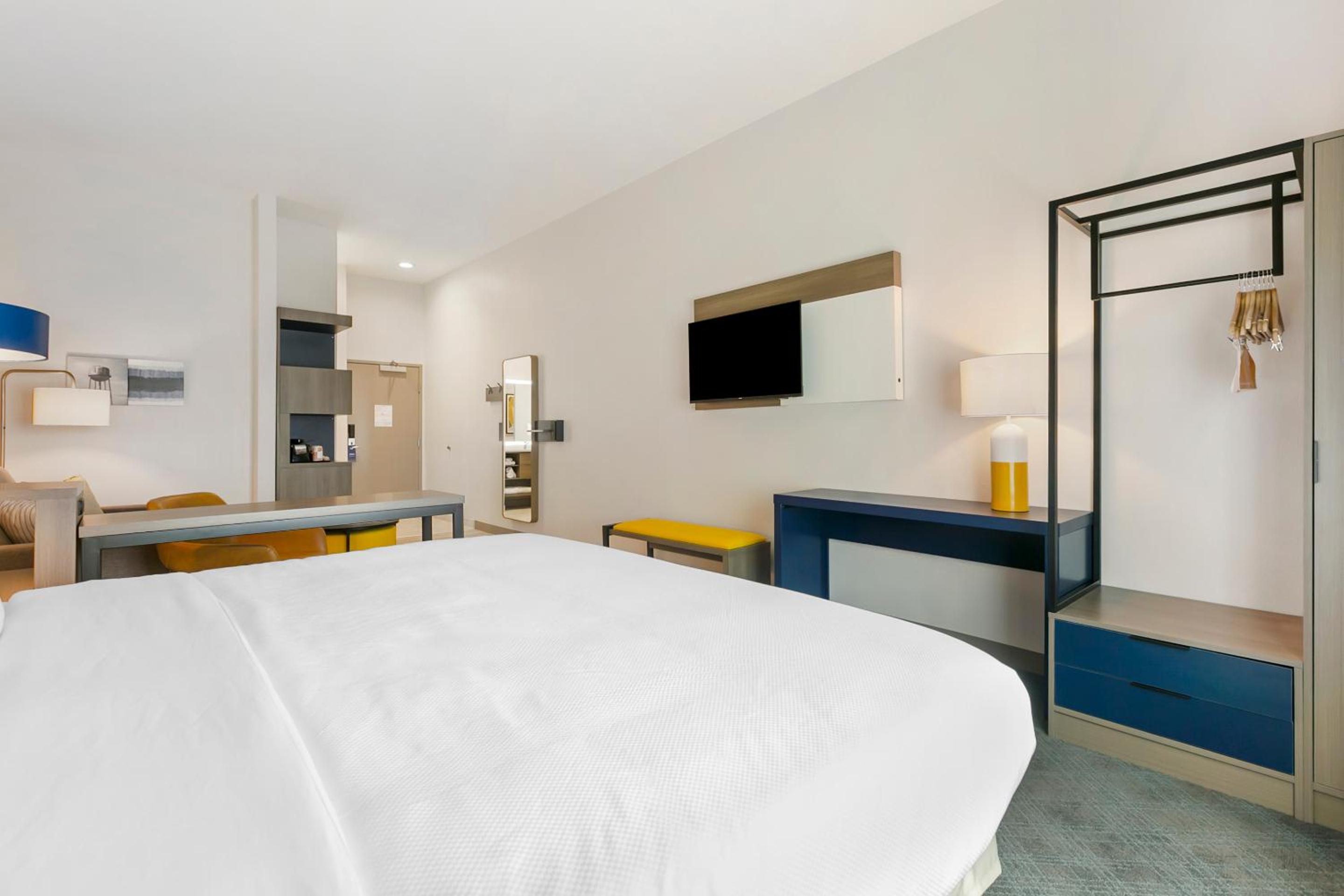 King Suite Non Smoking with Sofa Bed
