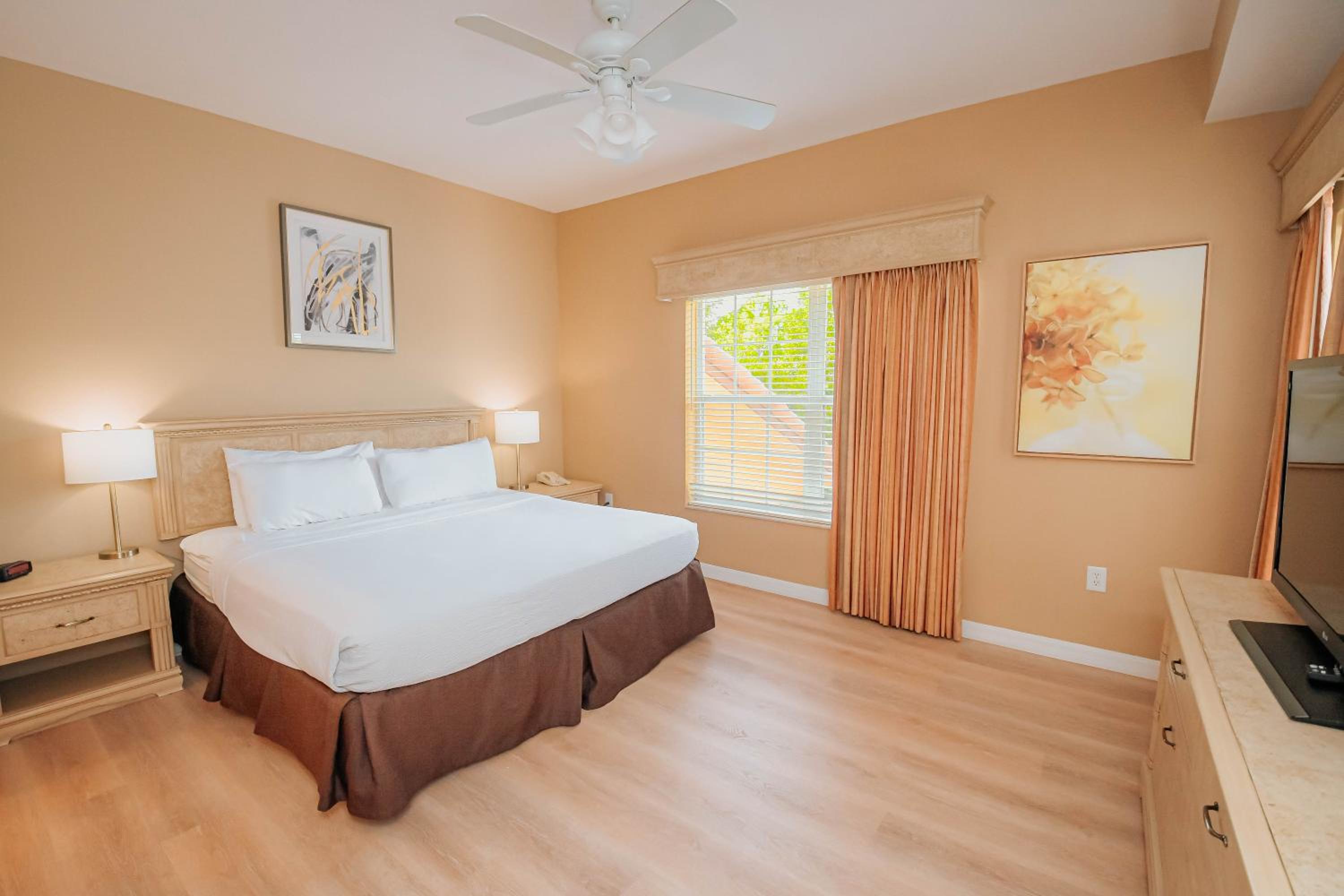 Three-Bedroom Suite with Two Bathrooms