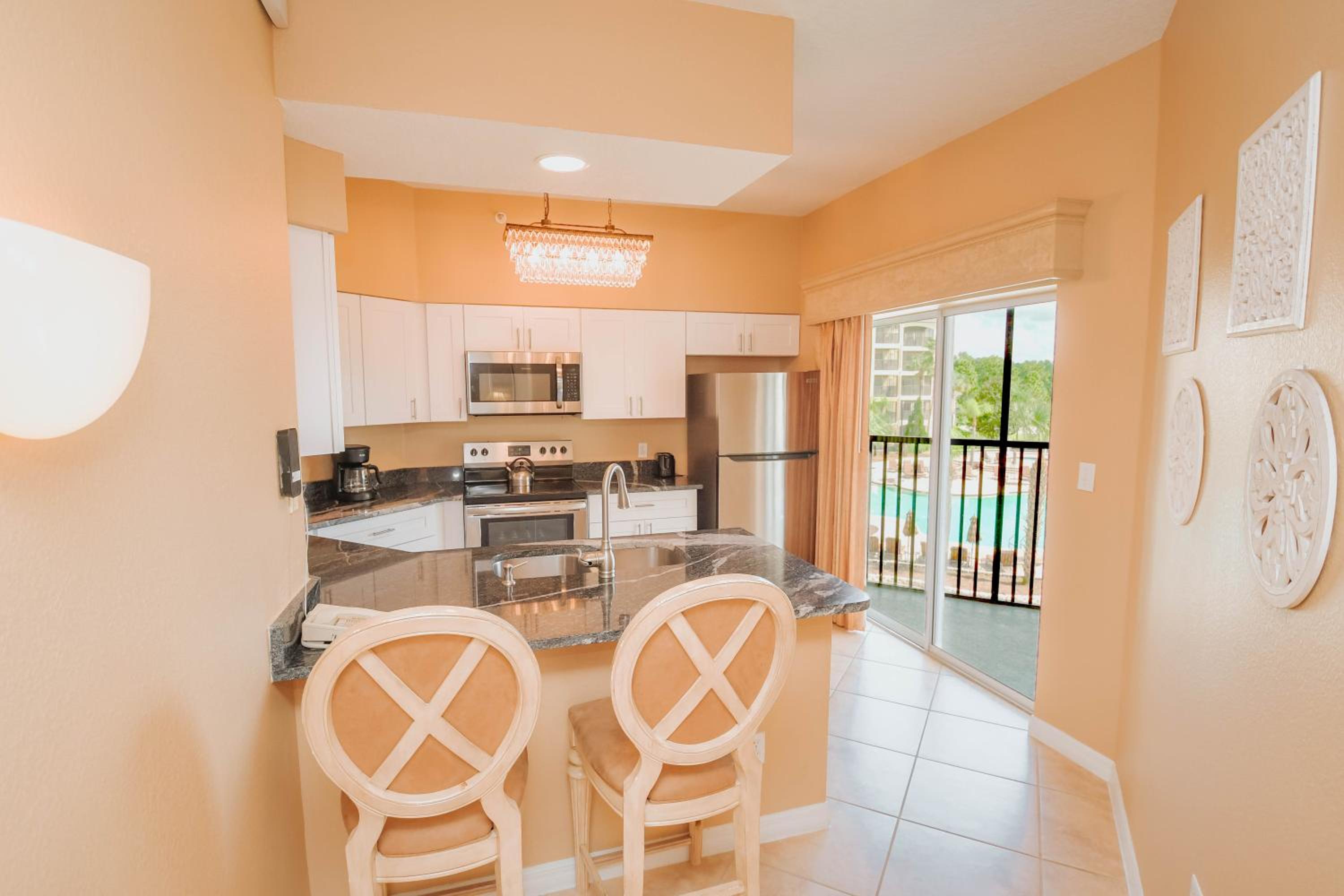 Three-Bedroom Suite with Three bathrooms