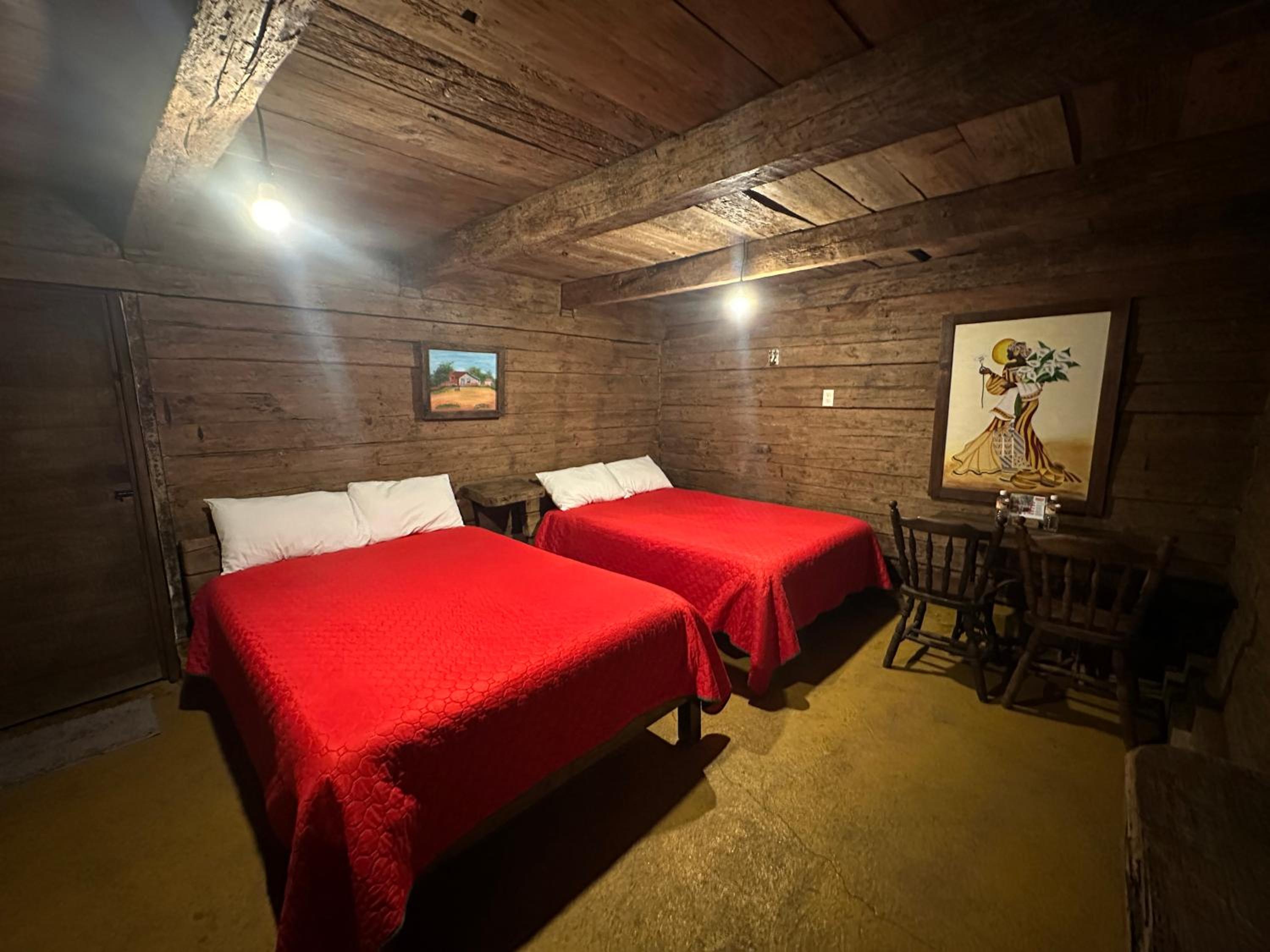 Quadruple Room - Photo 1