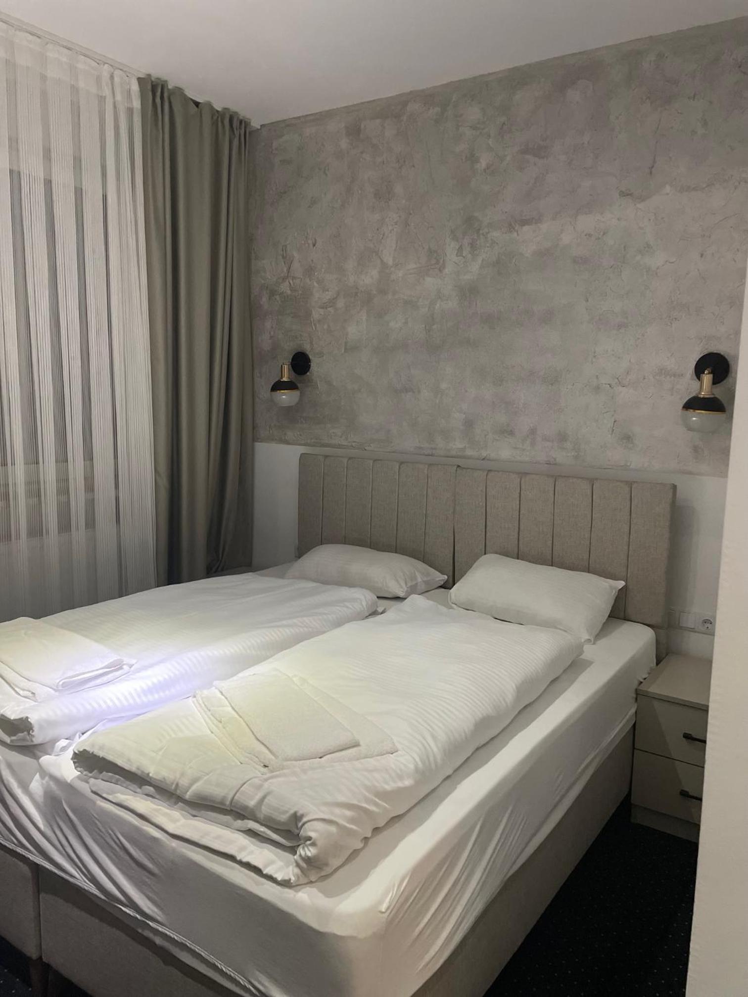 Double Room with Private Bathroom photo 2