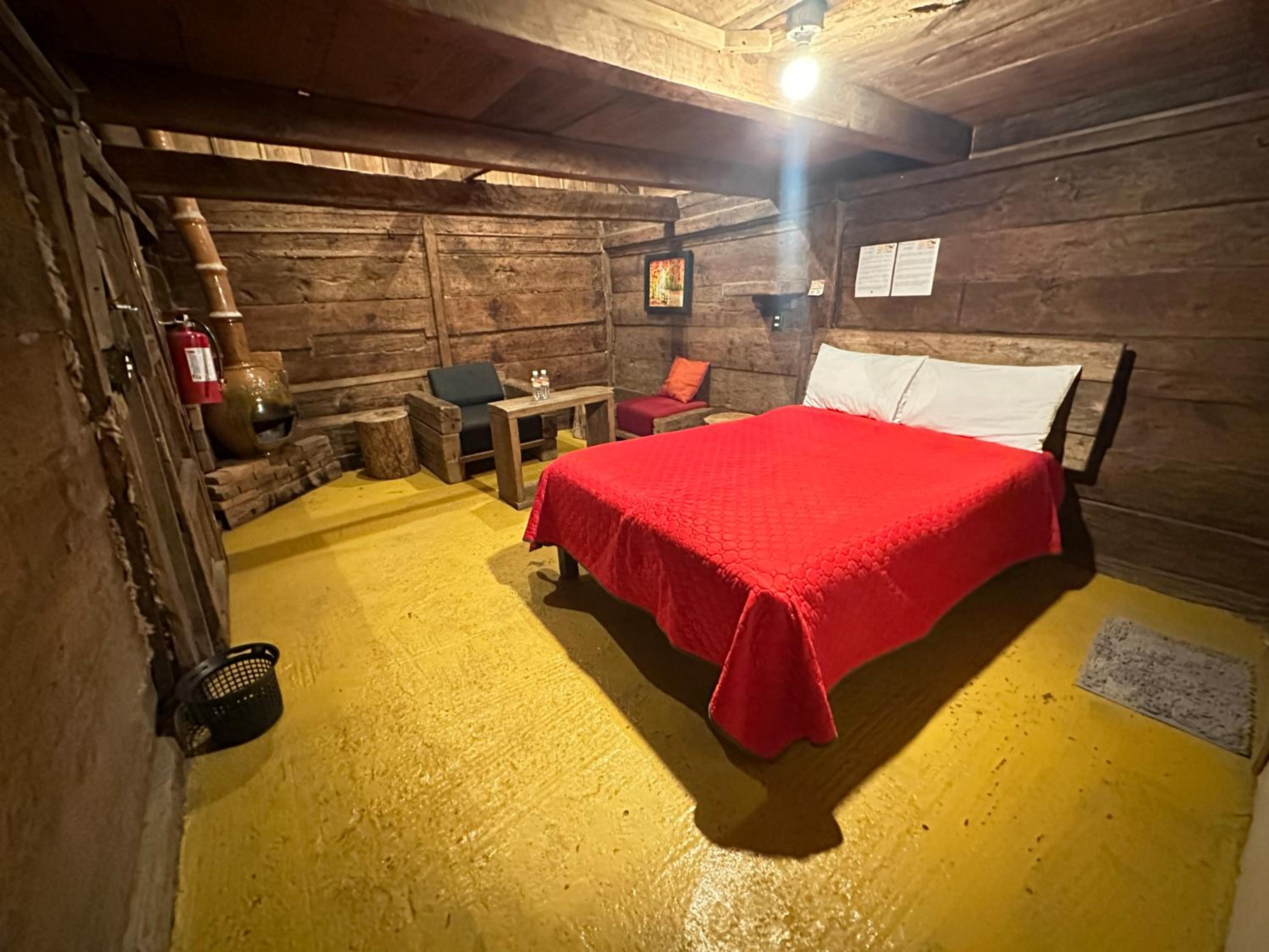 Standard Twin Room - Photo 1
