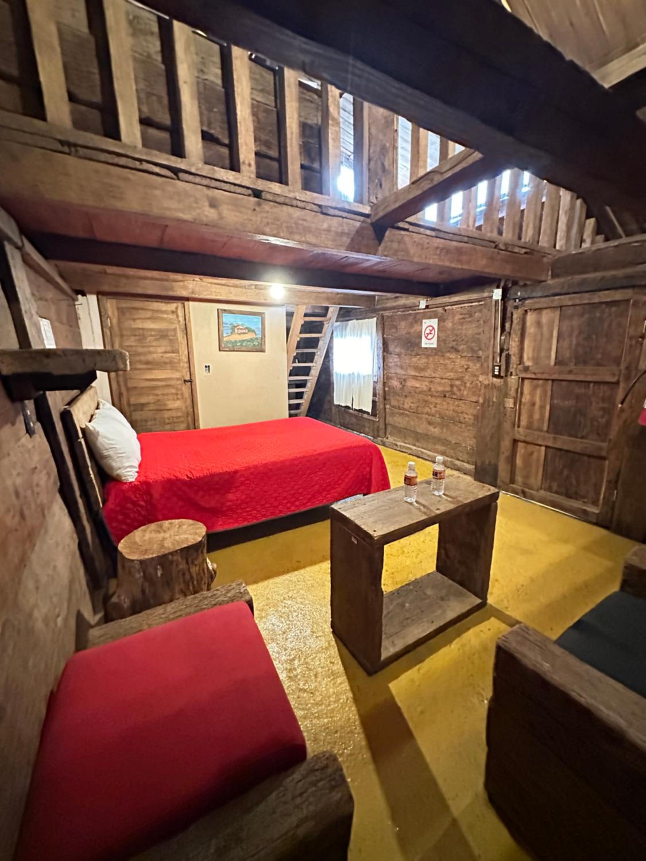 Standard Twin Room - Photo 4