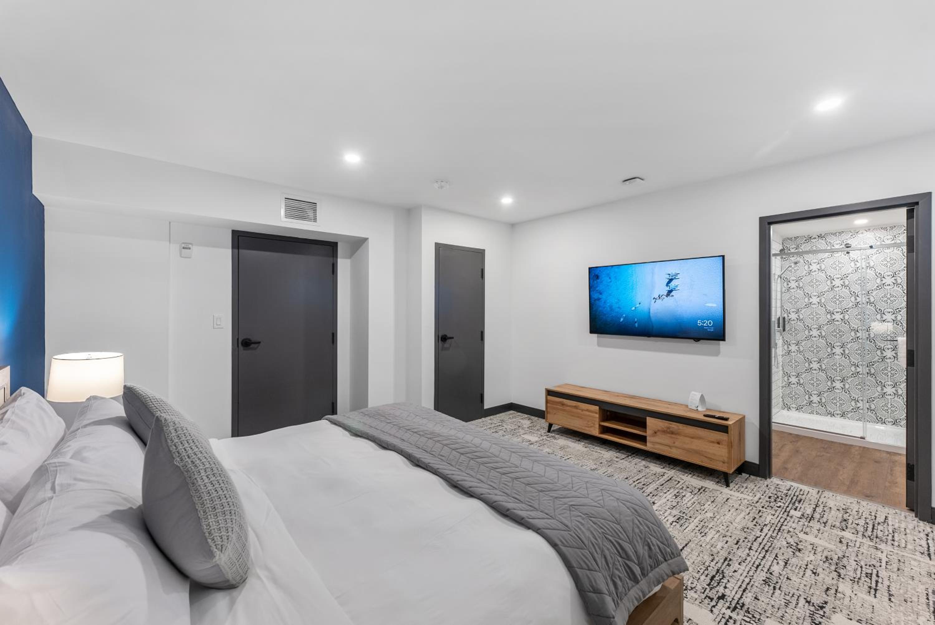 Executive Suite